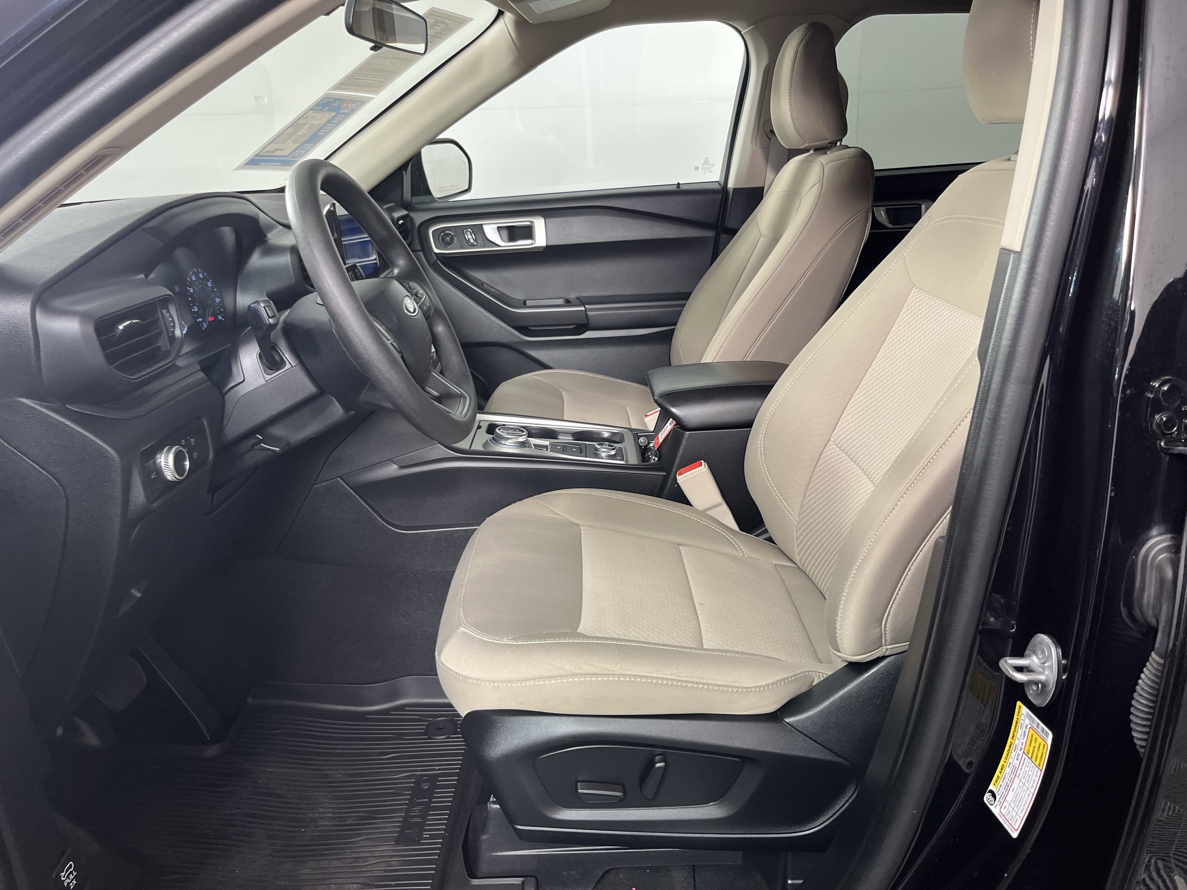2023 Ford Explorer Base