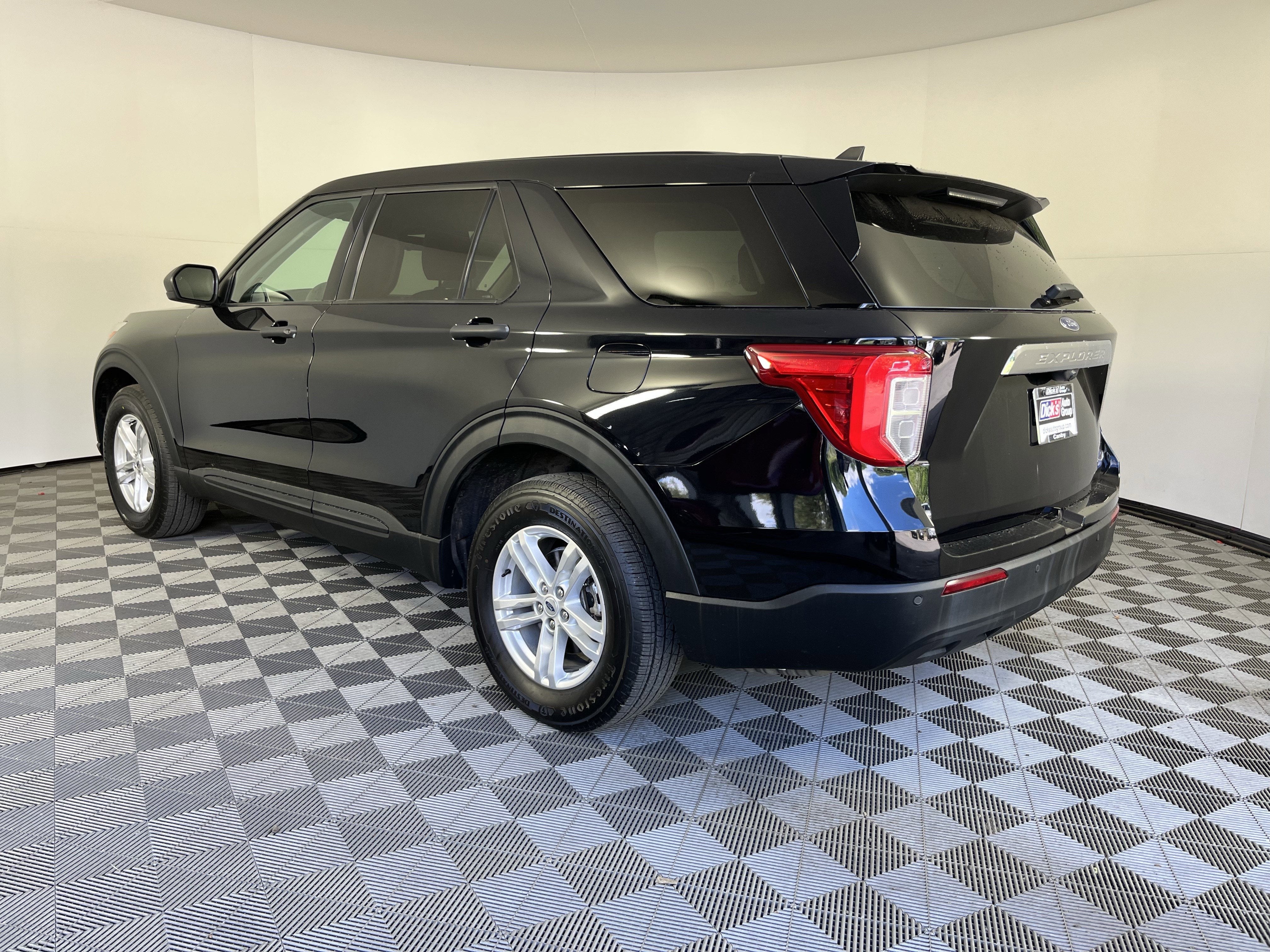 2023 Ford Explorer Base