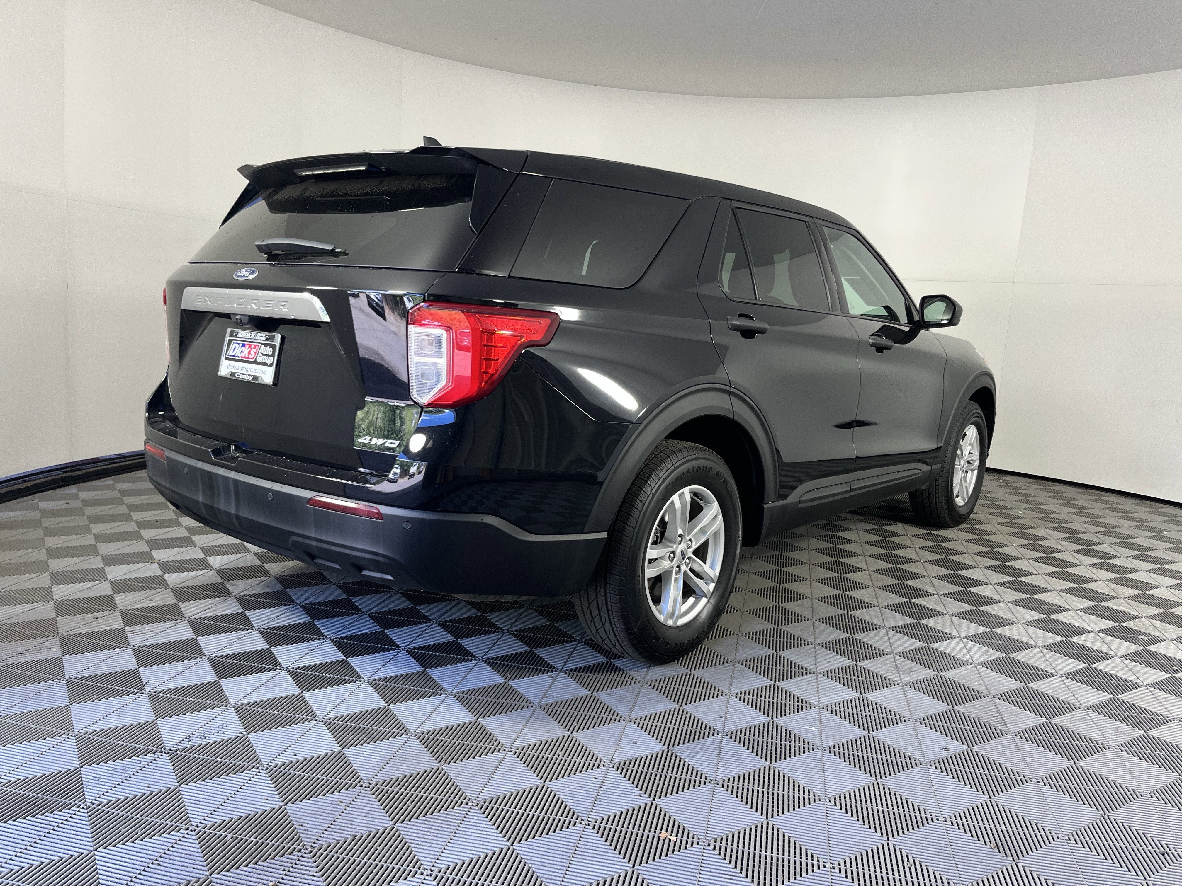 2023 Ford Explorer Base