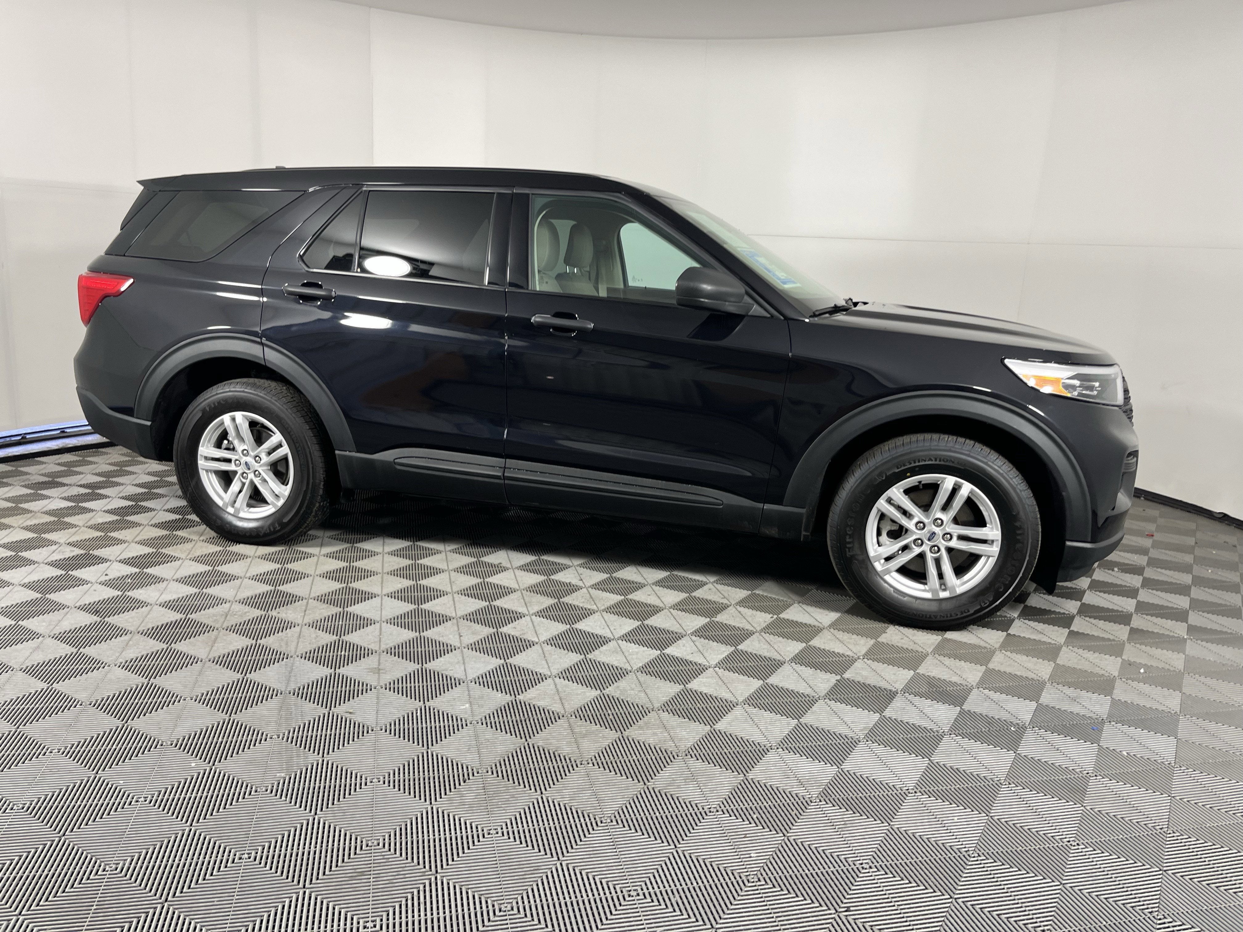 2023 Ford Explorer Base