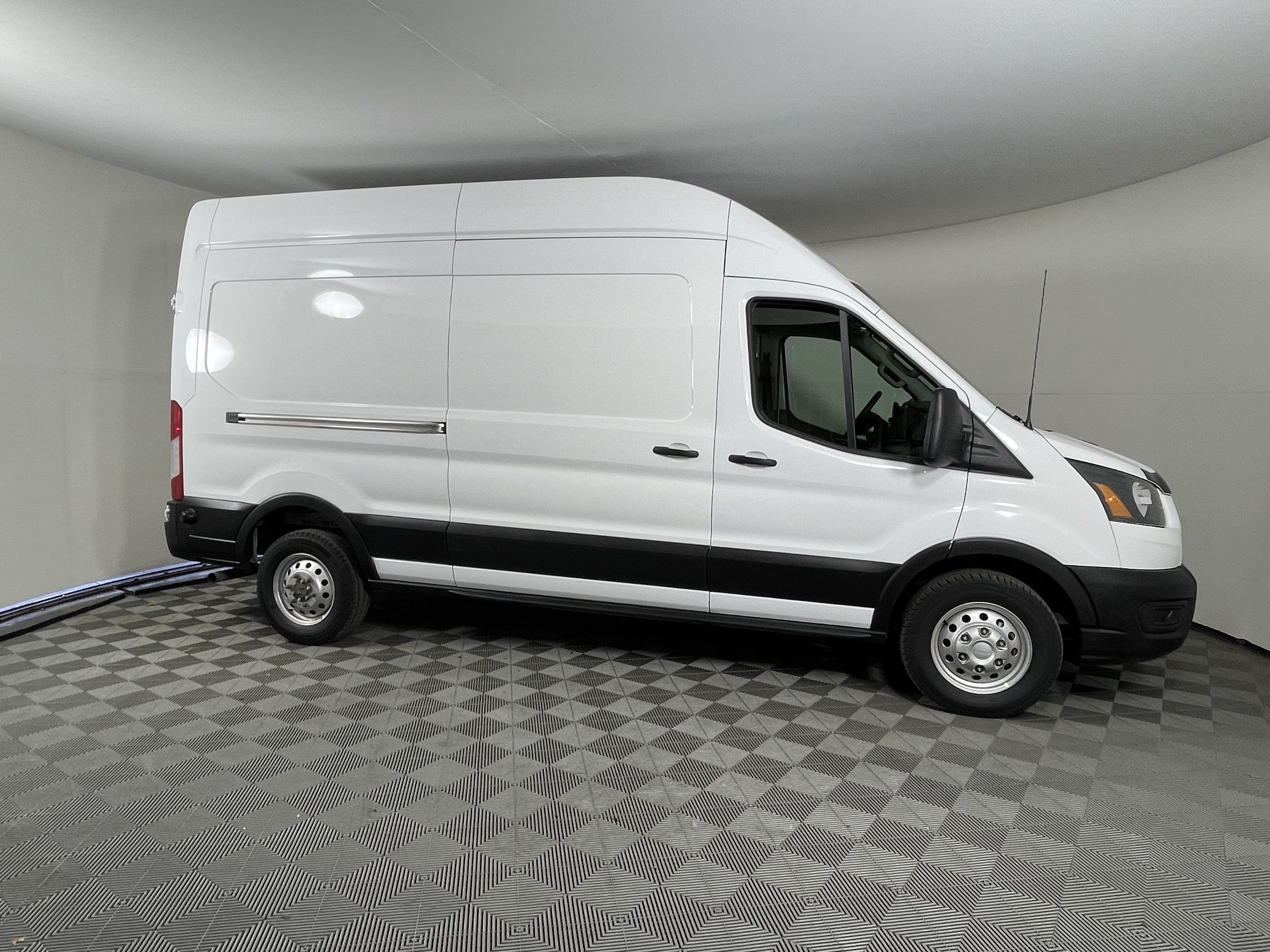 2025 Ford Transit Cargo Van 148 WB High Roof Cargo