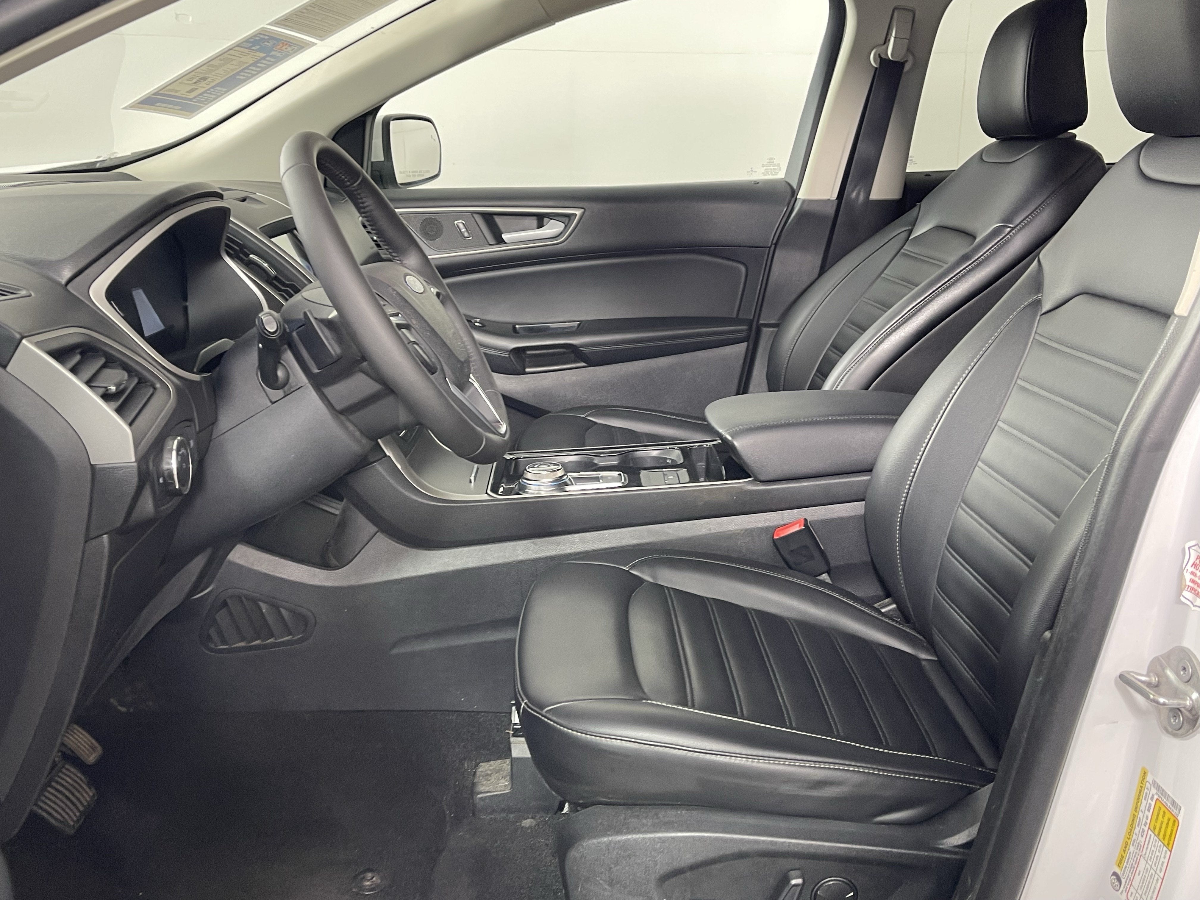 2020 Ford Edge Base