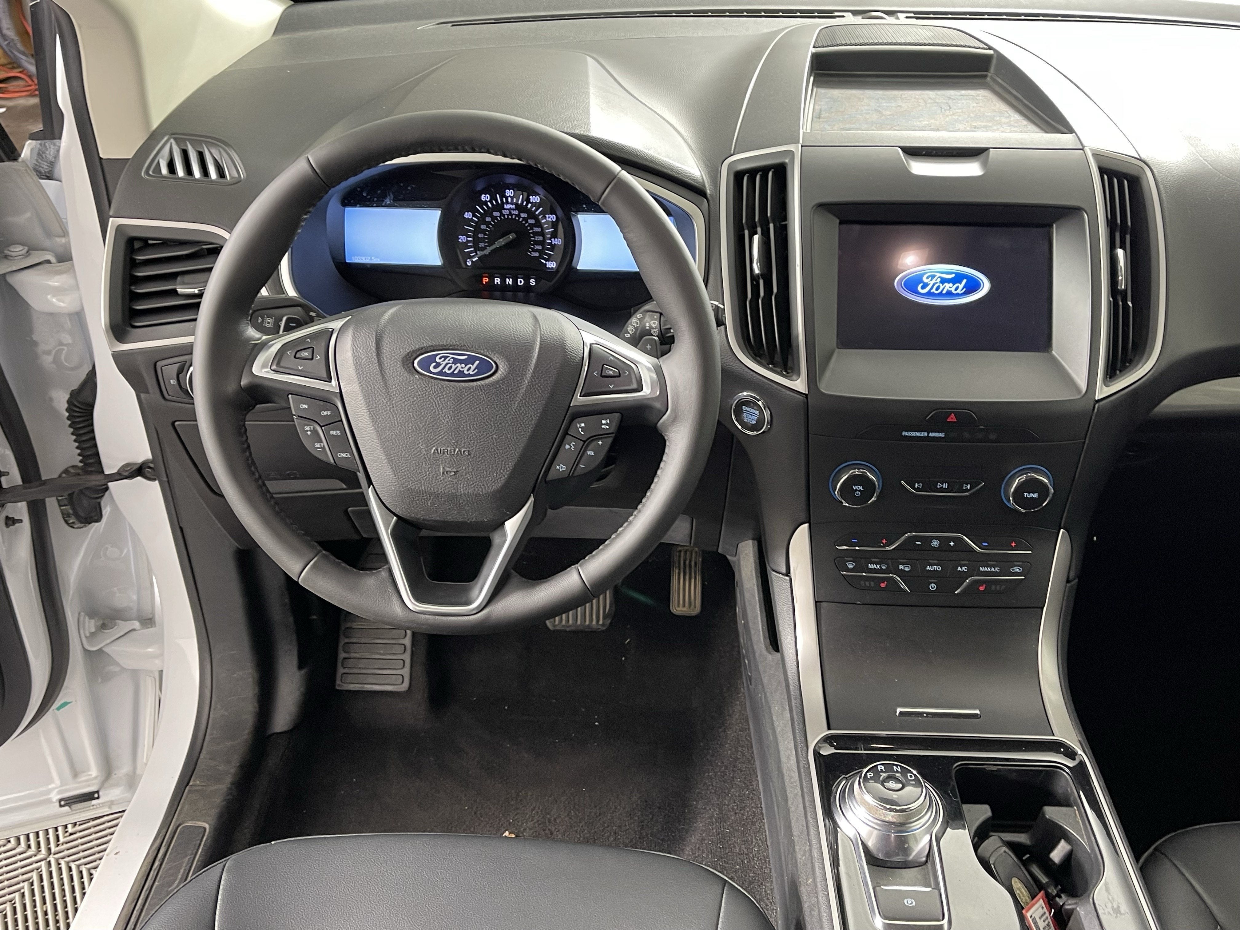 2020 Ford Edge Base