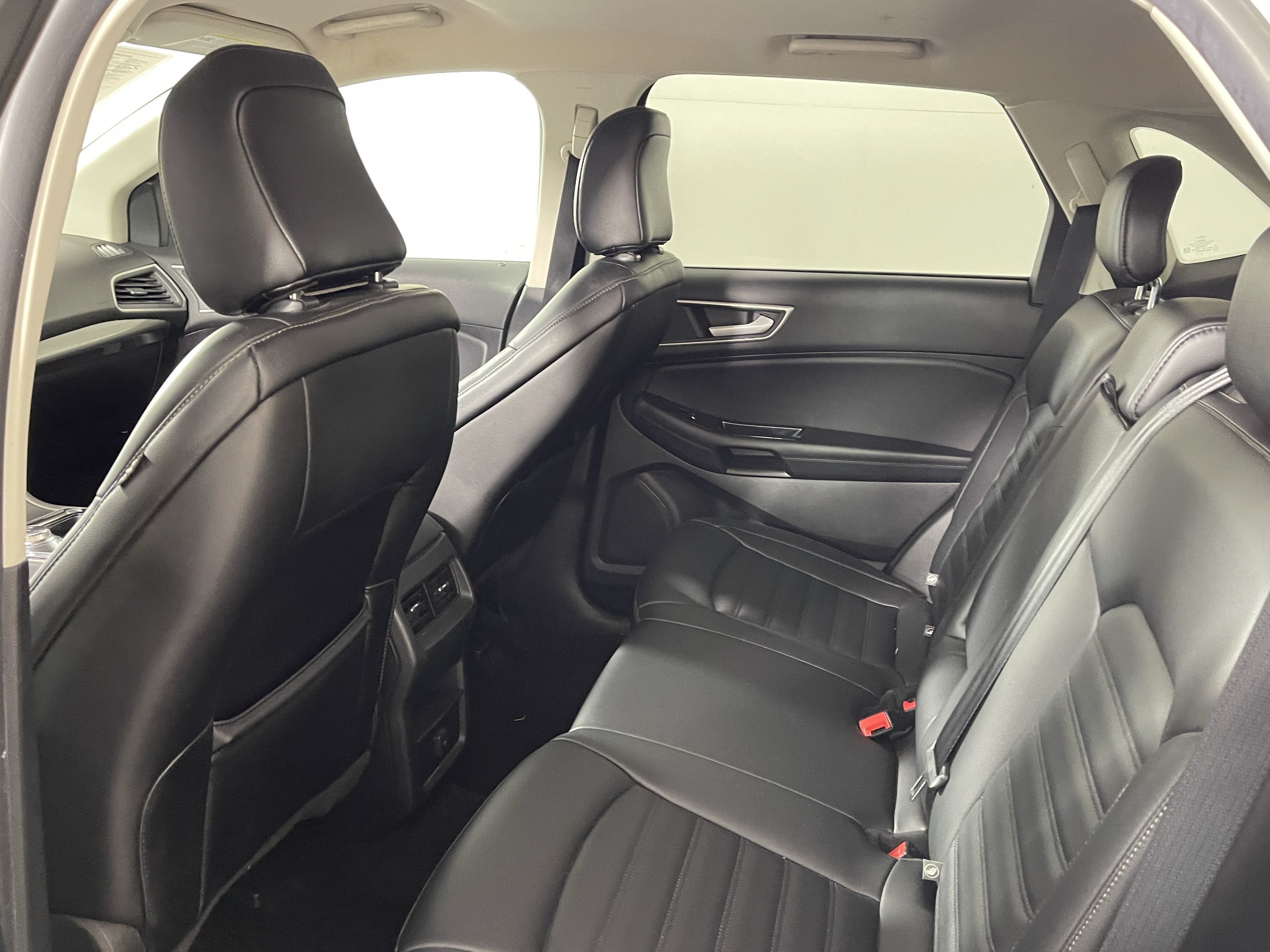 2020 Ford Edge Base
