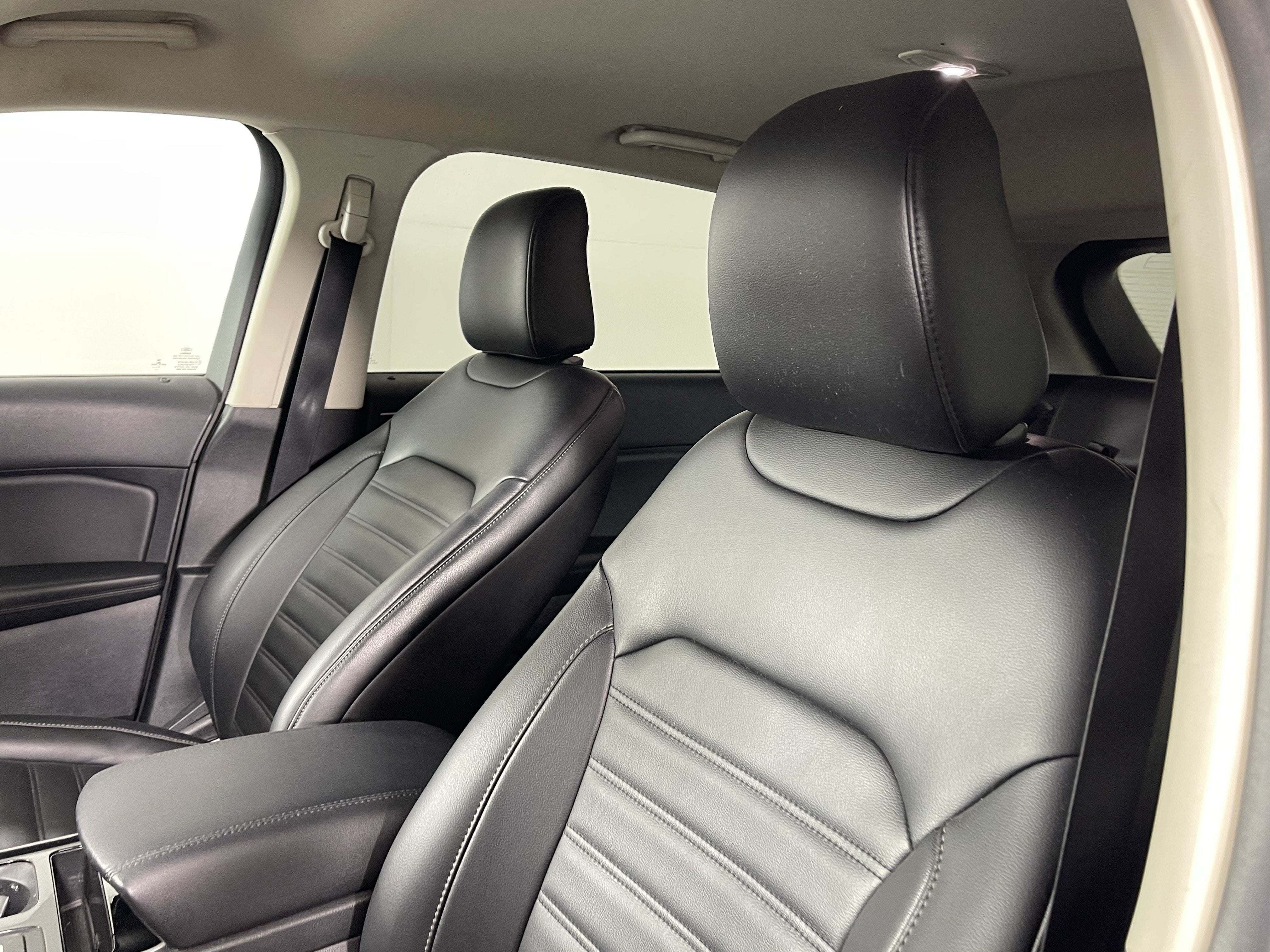 2020 Ford Edge Base