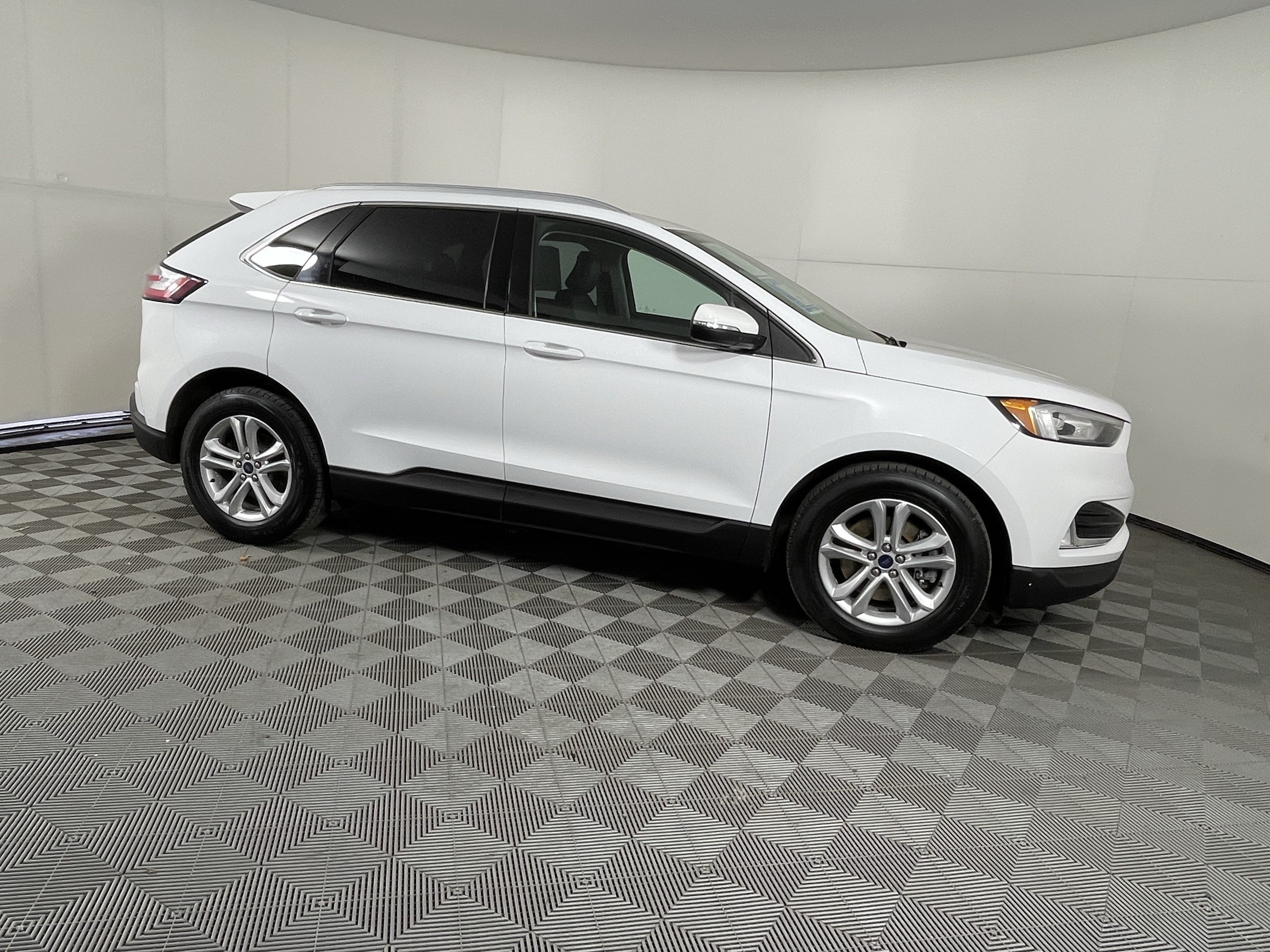 2020 Ford Edge Base