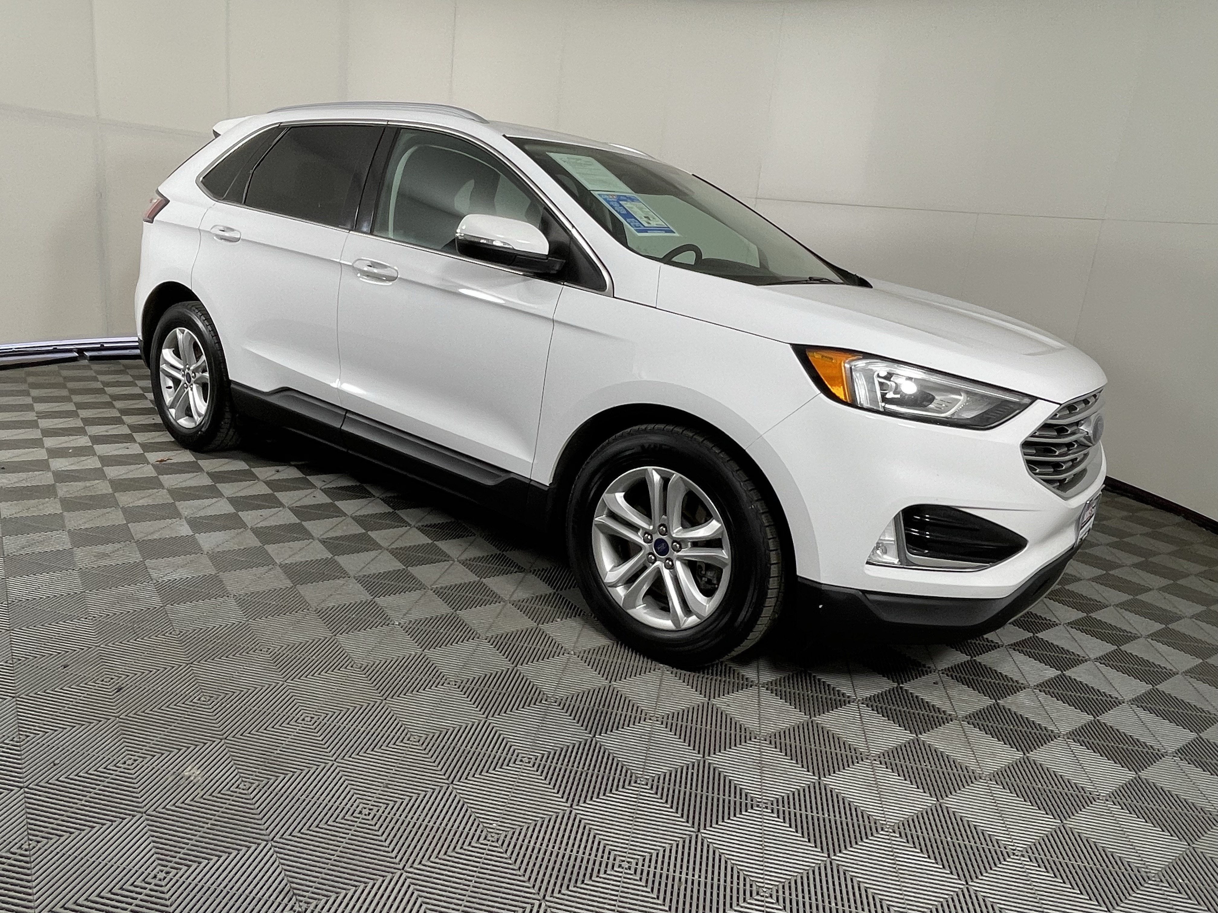 2020 Ford Edge Base