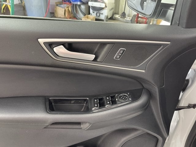 2020 Ford Edge Base