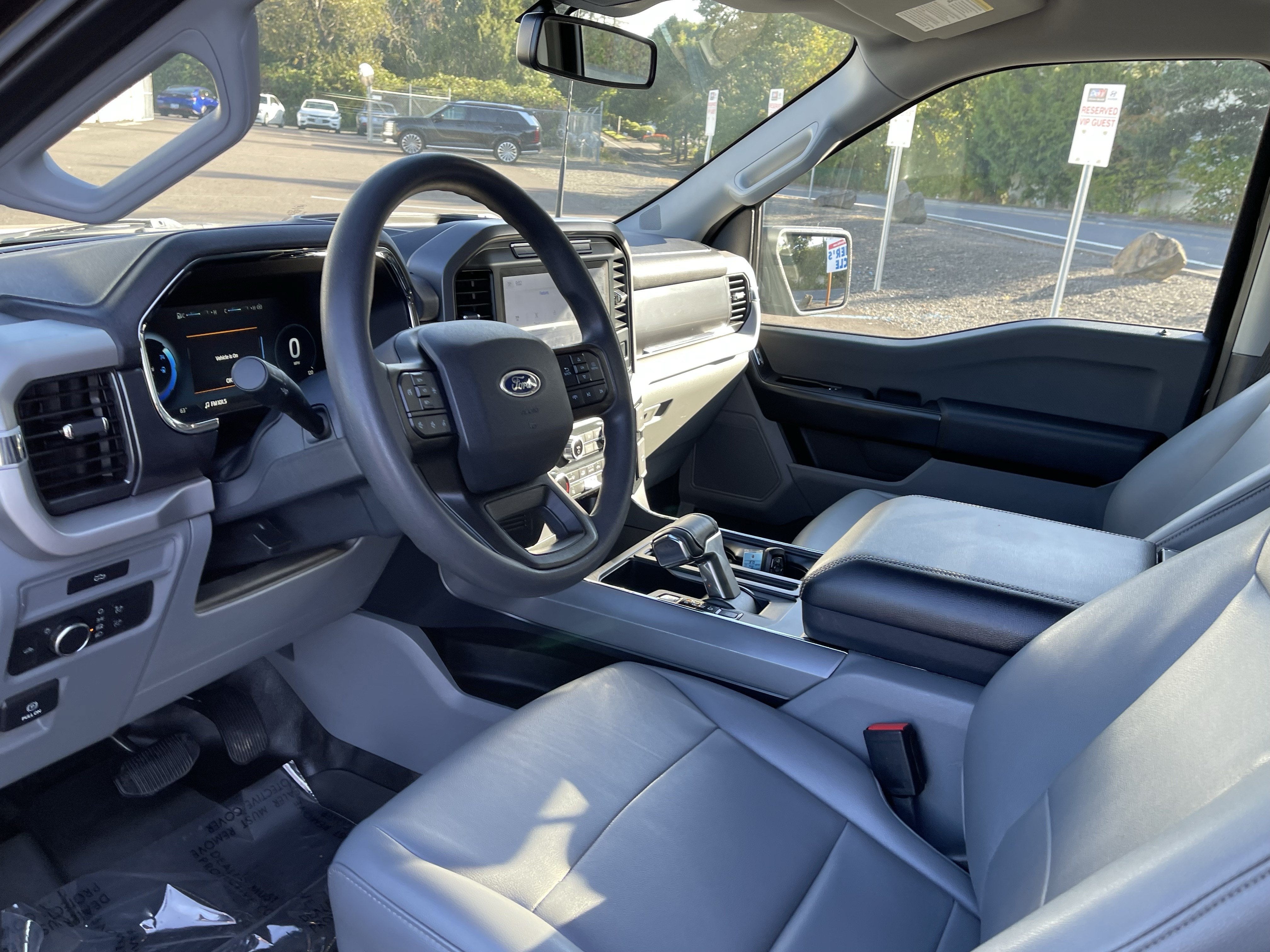 2022 Ford F-150 Lightning Pro 4WD SuperCrew 5.5' Box