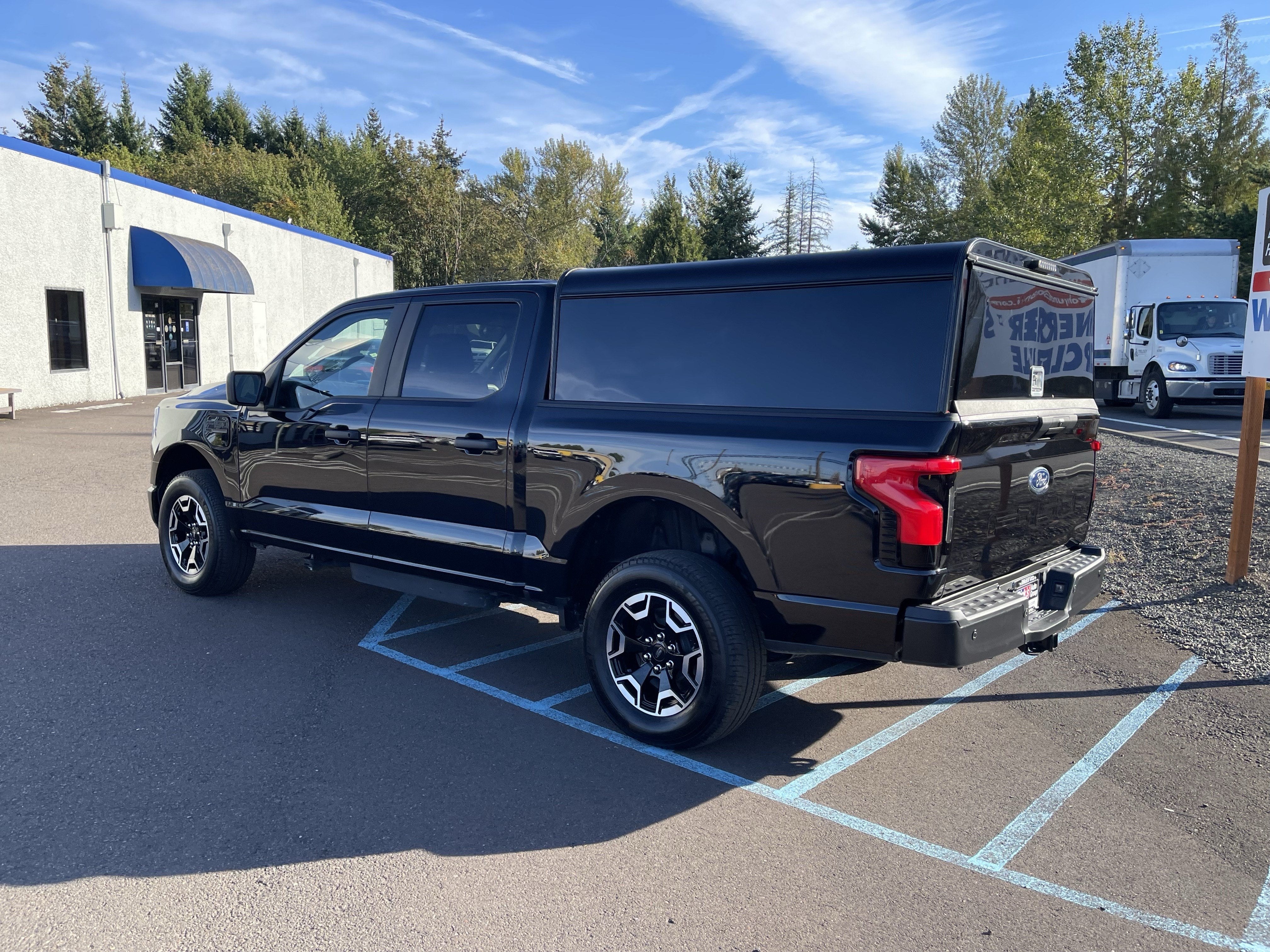 2022 Ford F-150 Lightning Pro 4WD SuperCrew 5.5' Box
