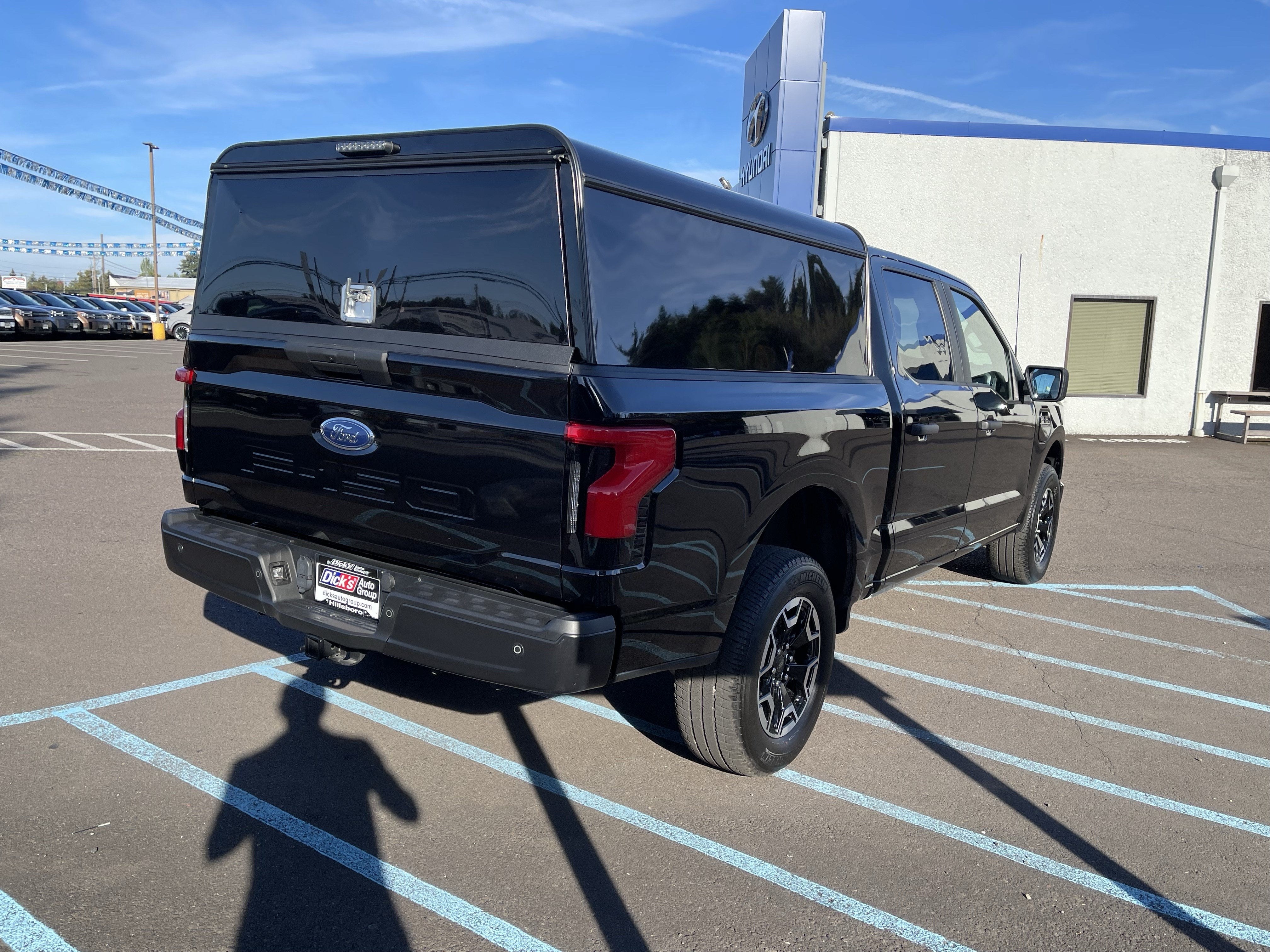 2022 Ford F-150 Lightning Pro 4WD SuperCrew 5.5' Box