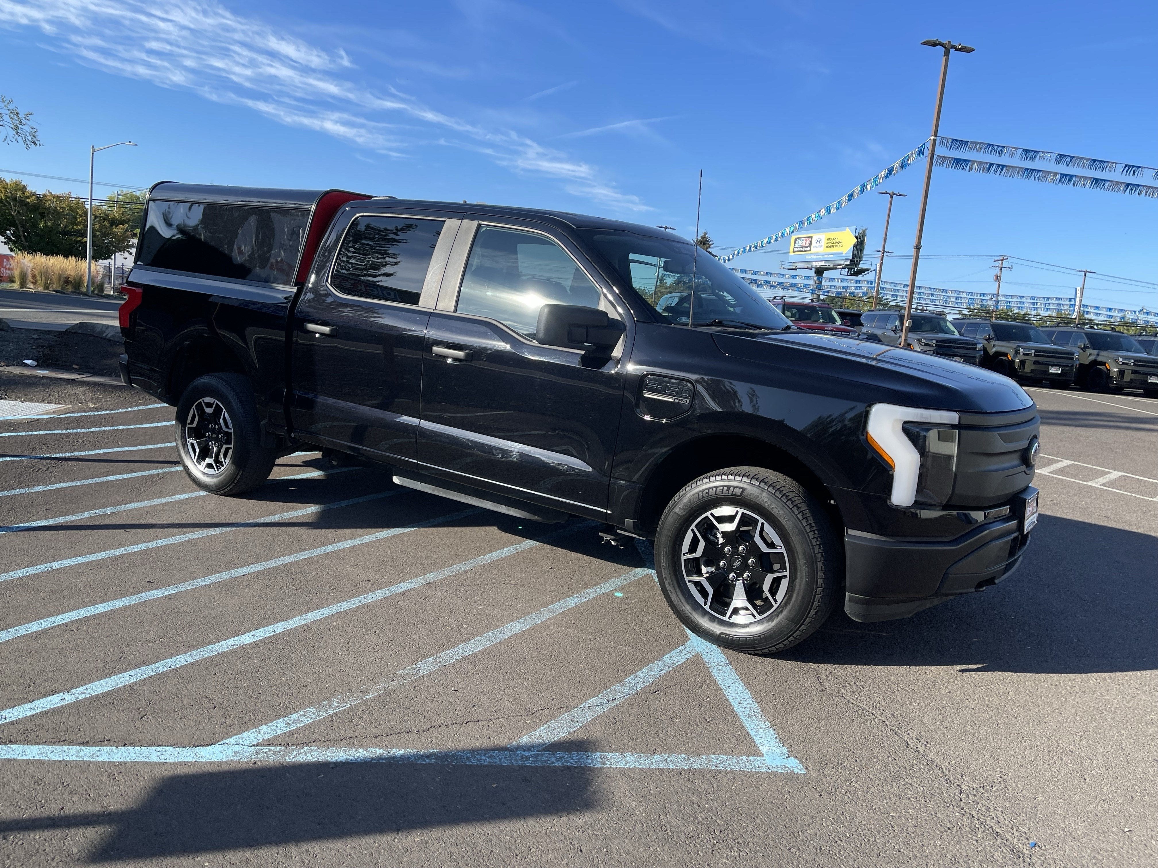 2022 Ford F-150 Lightning Pro 4WD SuperCrew 5.5' Box