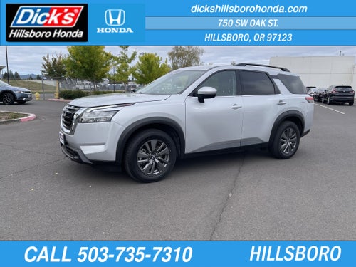 2022 Nissan Pathfinder SV