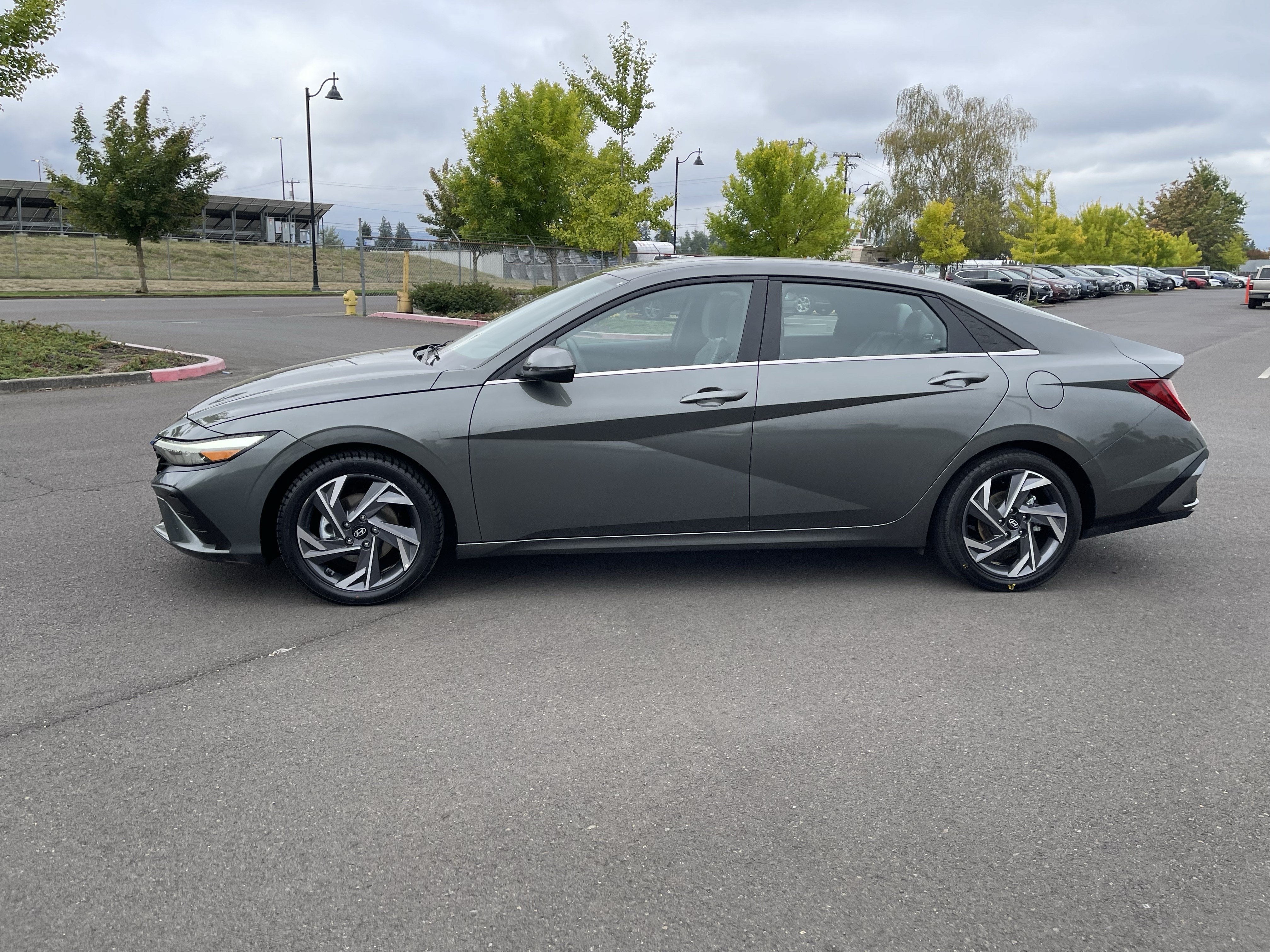 2024 Hyundai Elantra Hybrid Limited