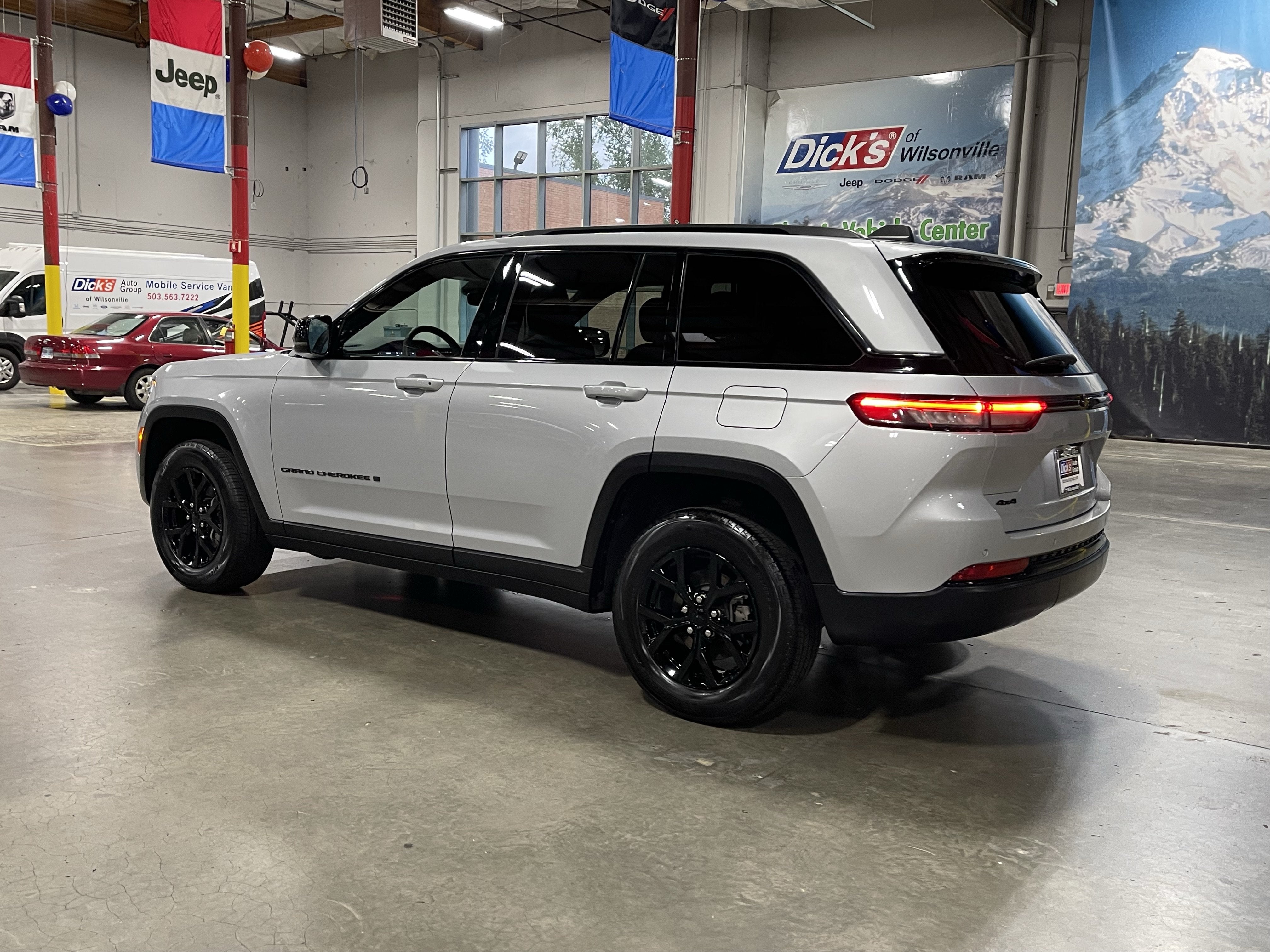 2025 Jeep Grand Cherokee Altitude