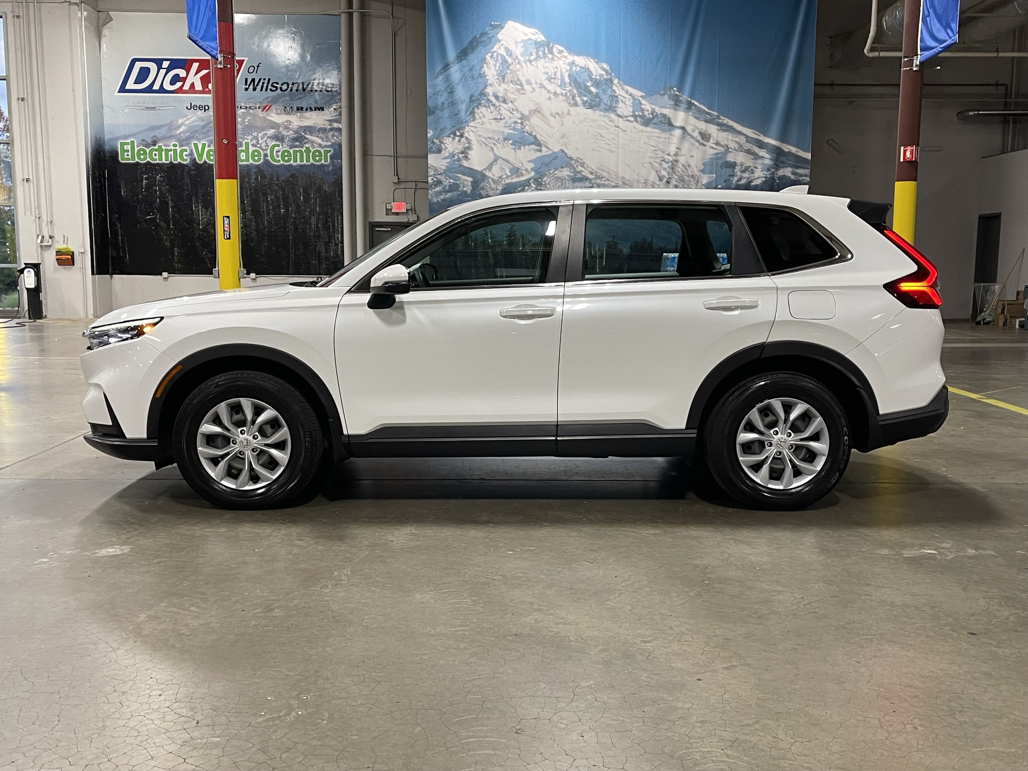 2023 Honda CR-V LX