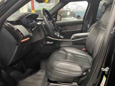 2025 Land Rover Range Rover Sport SE