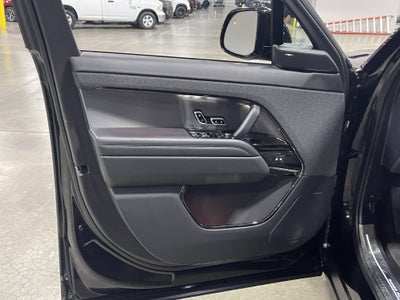2025 Land Rover Range Rover Sport SE
