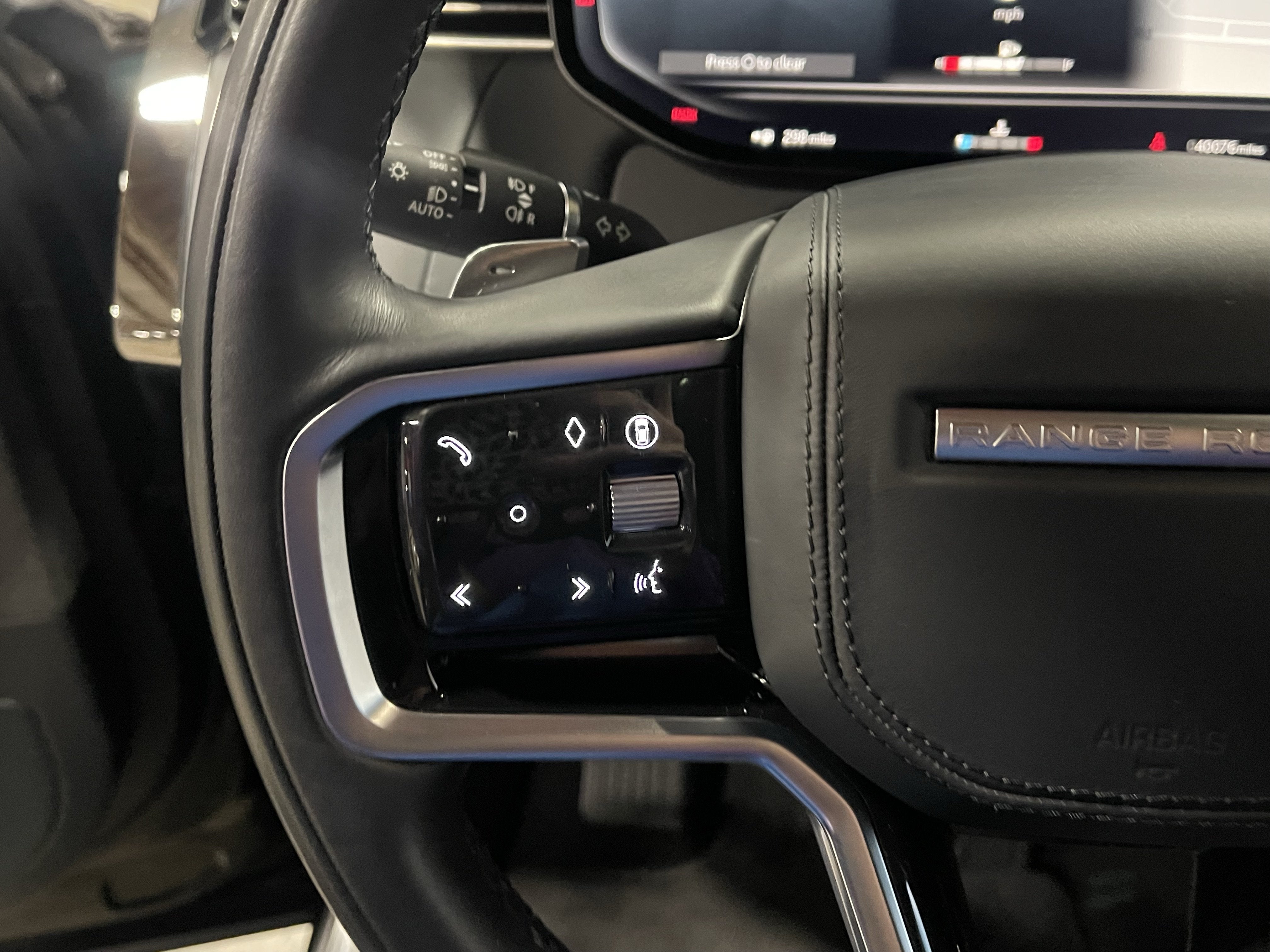 2025 Land Rover Range Rover Sport SE