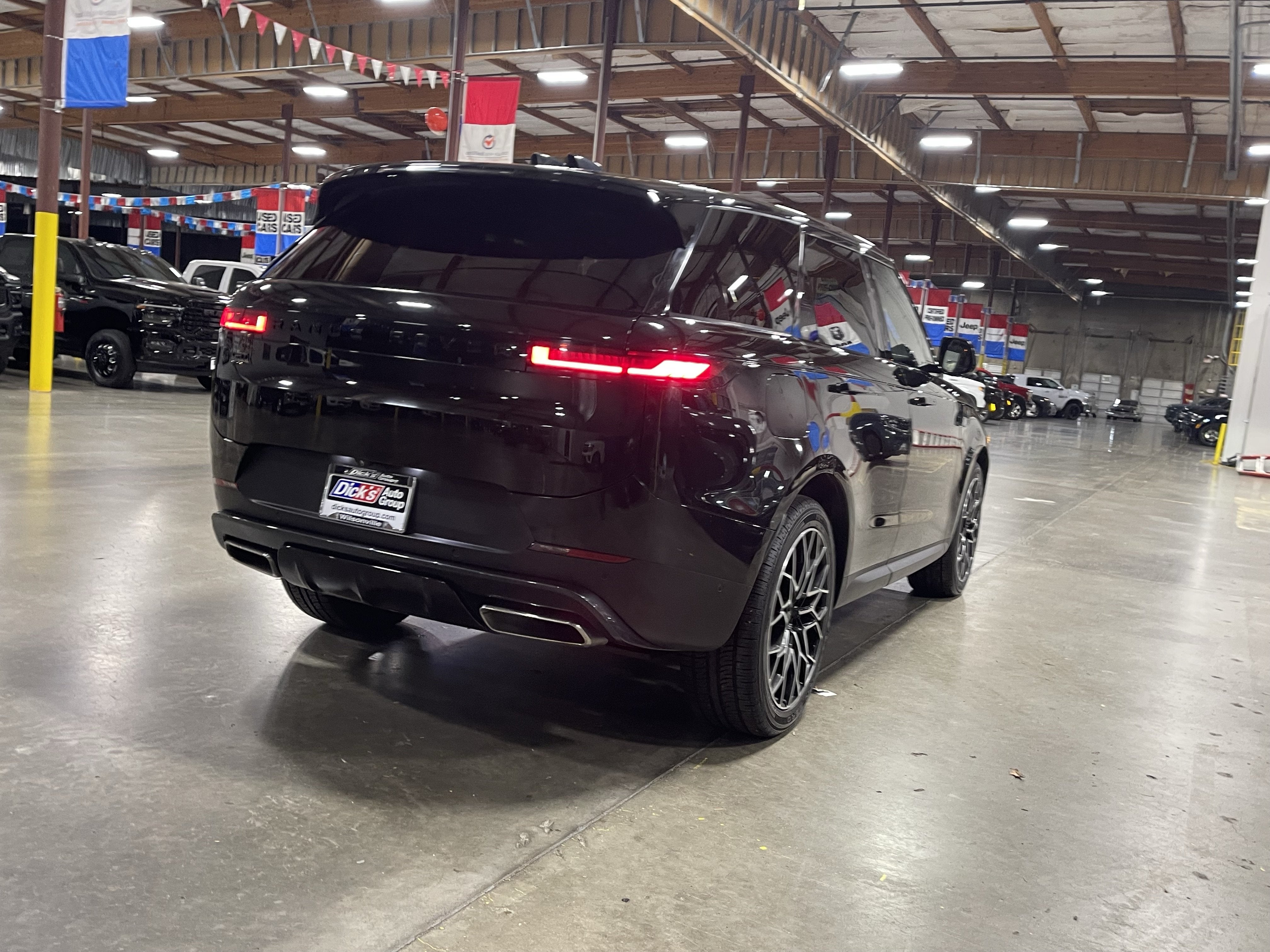 2025 Land Rover Range Rover Sport SE