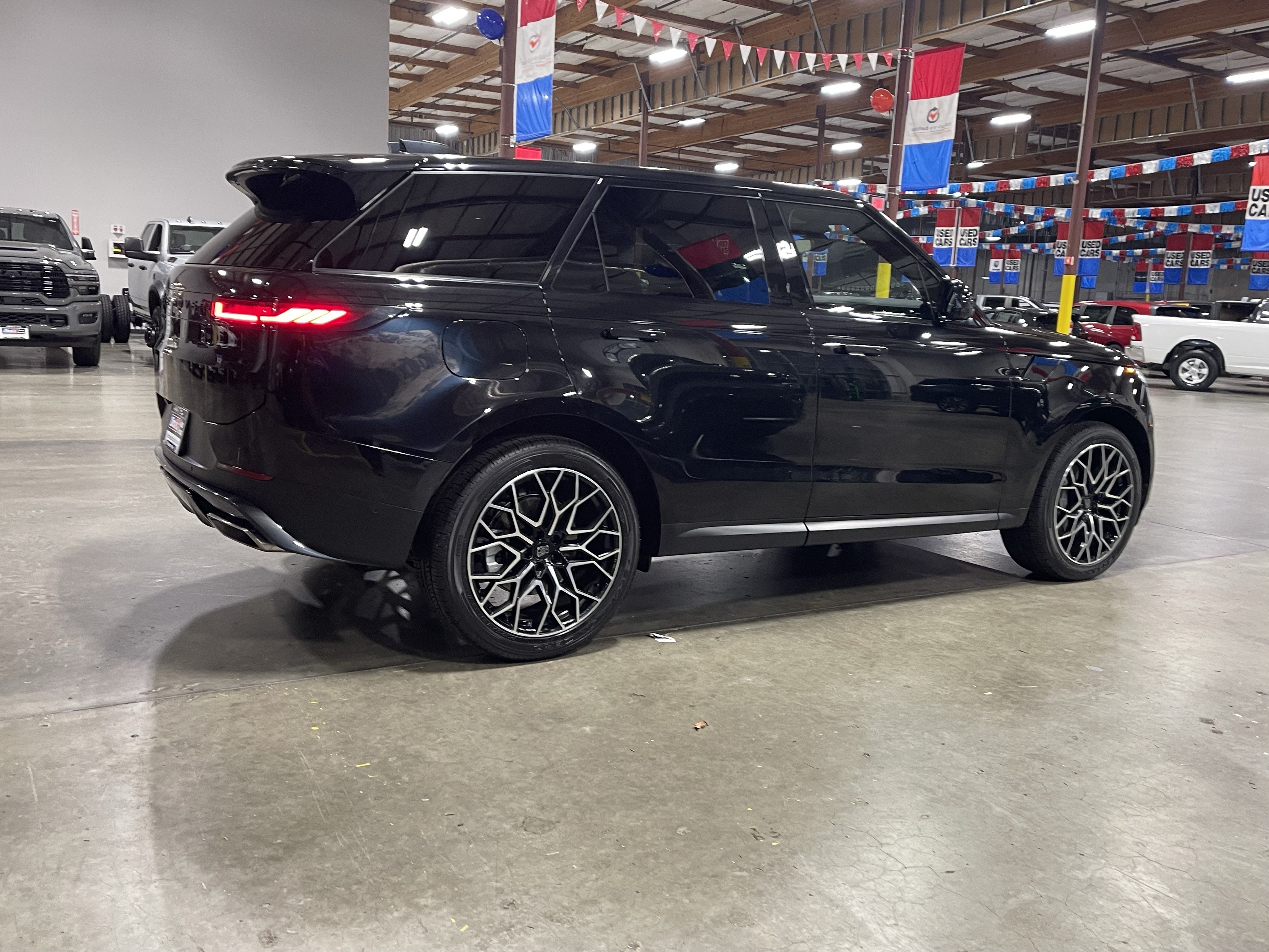 2025 Land Rover Range Rover Sport SE