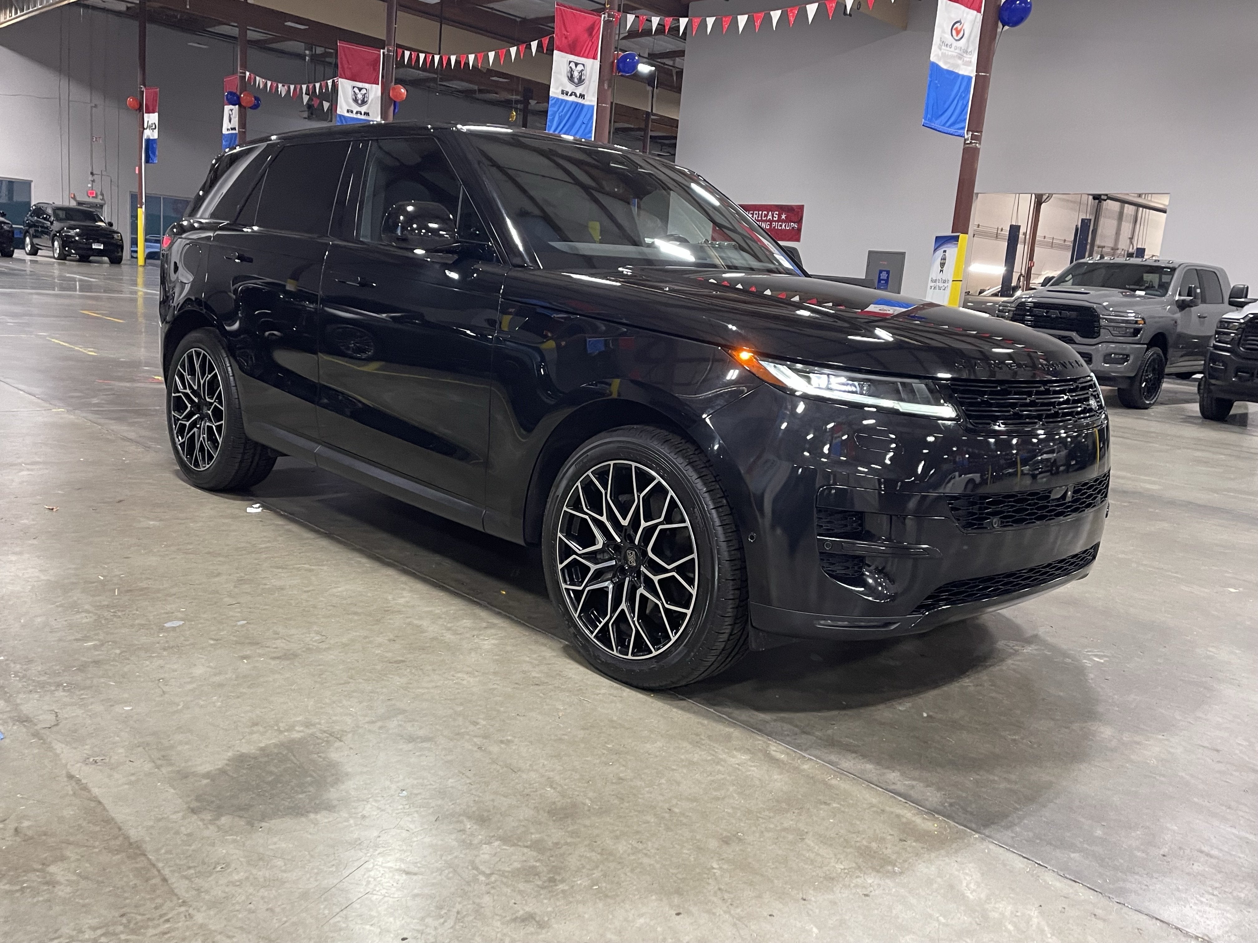 2025 Land Rover Range Rover Sport SE