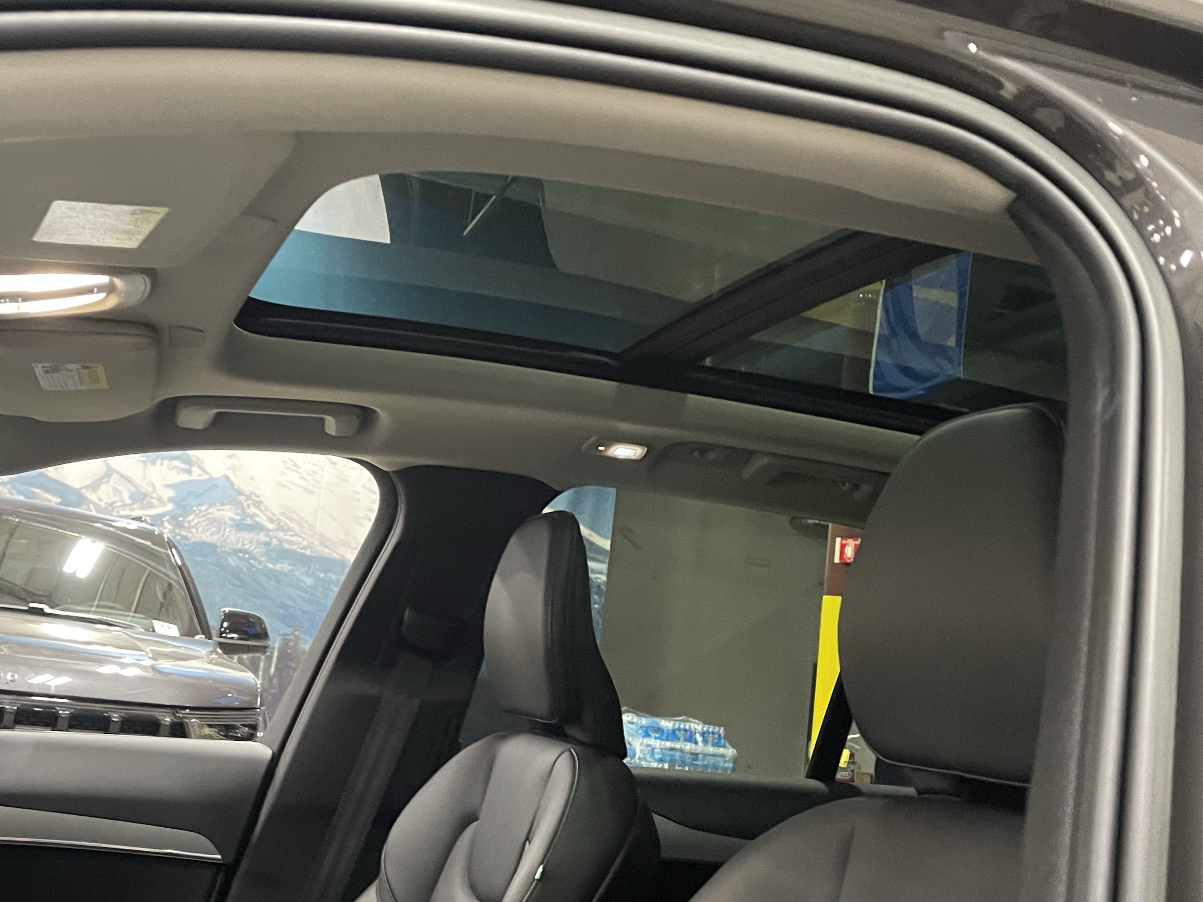2023 Volvo XC90 B5 Core