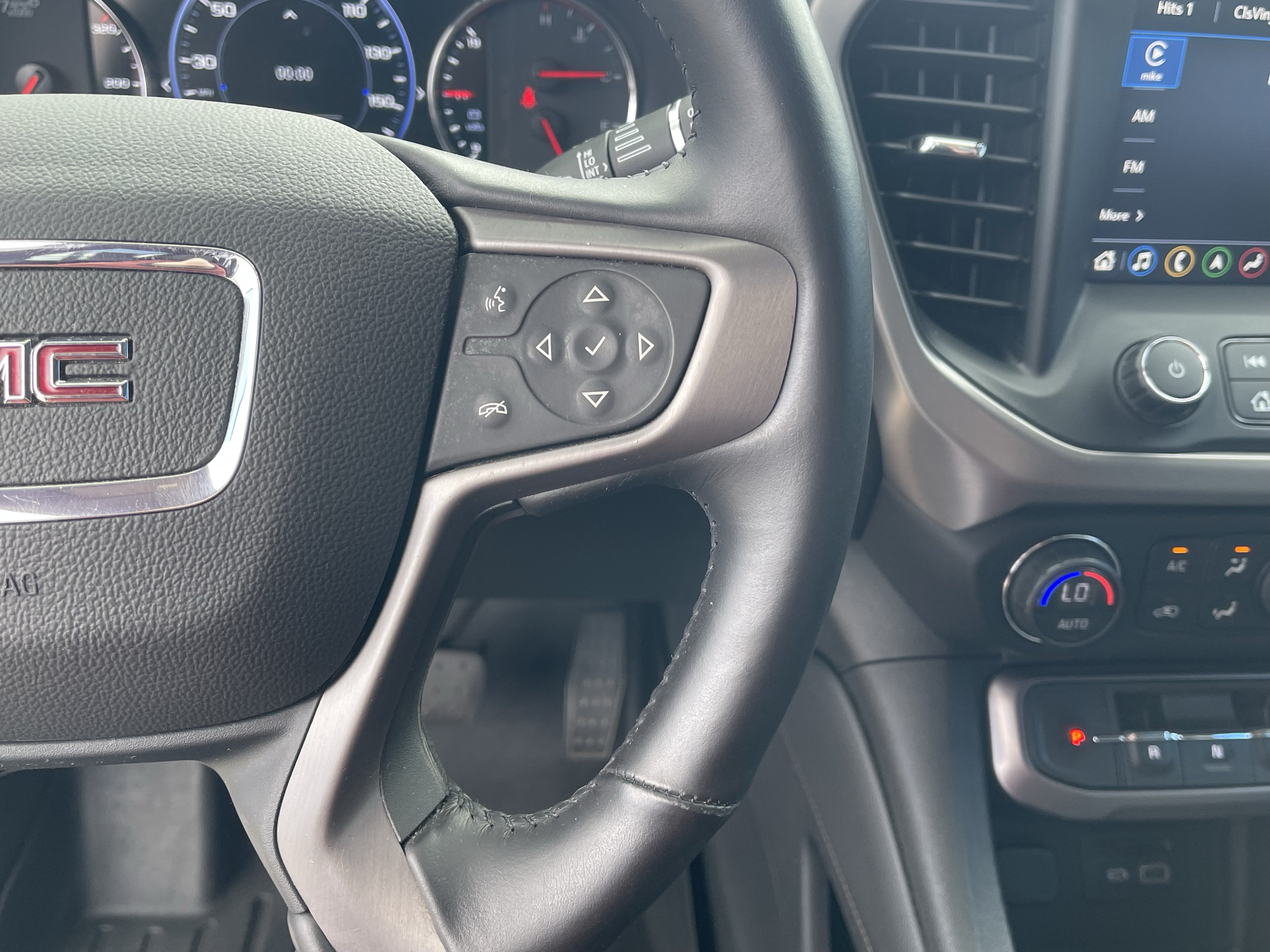 2021 GMC Acadia AT4