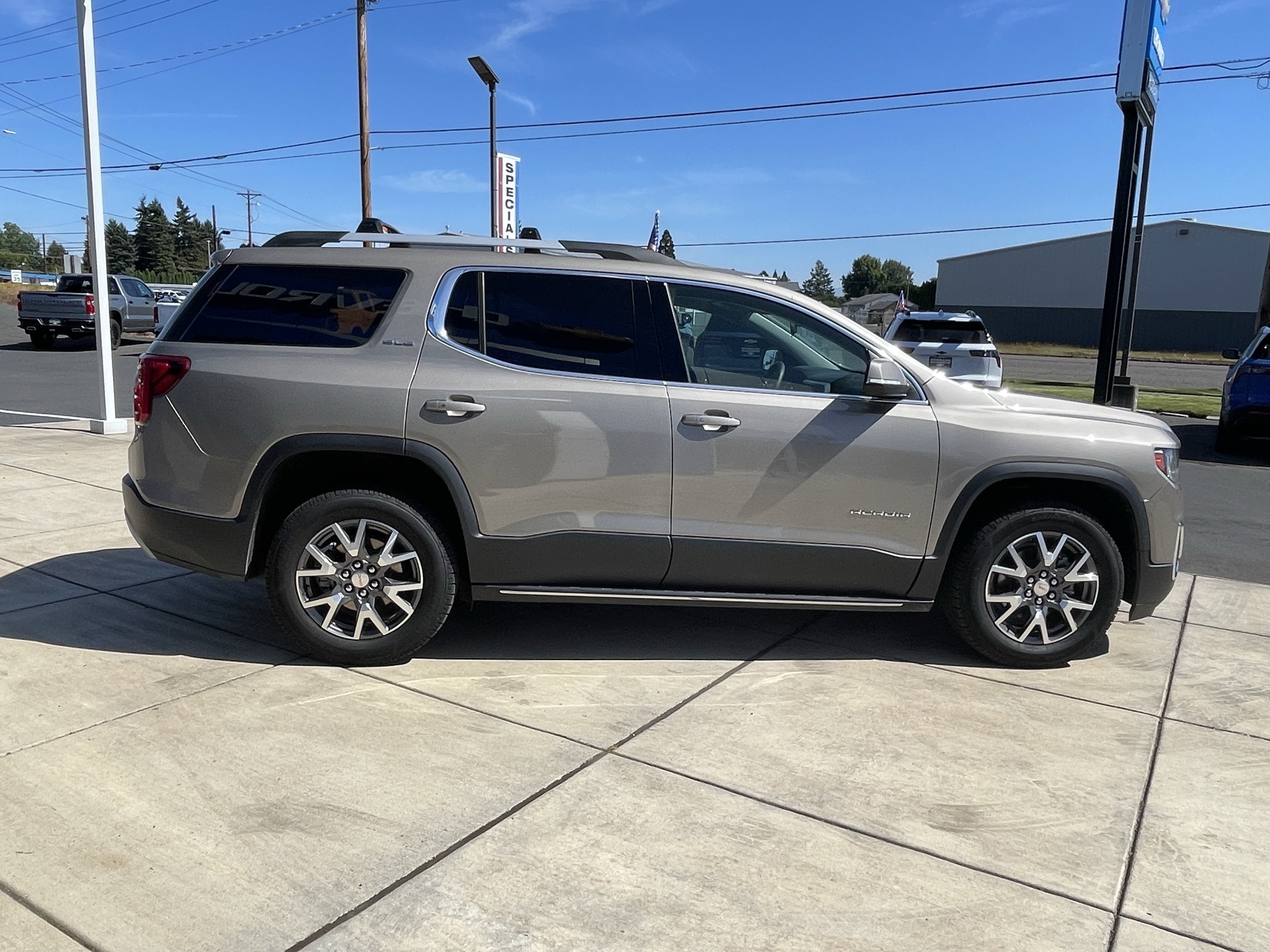 2023 GMC Acadia SLE