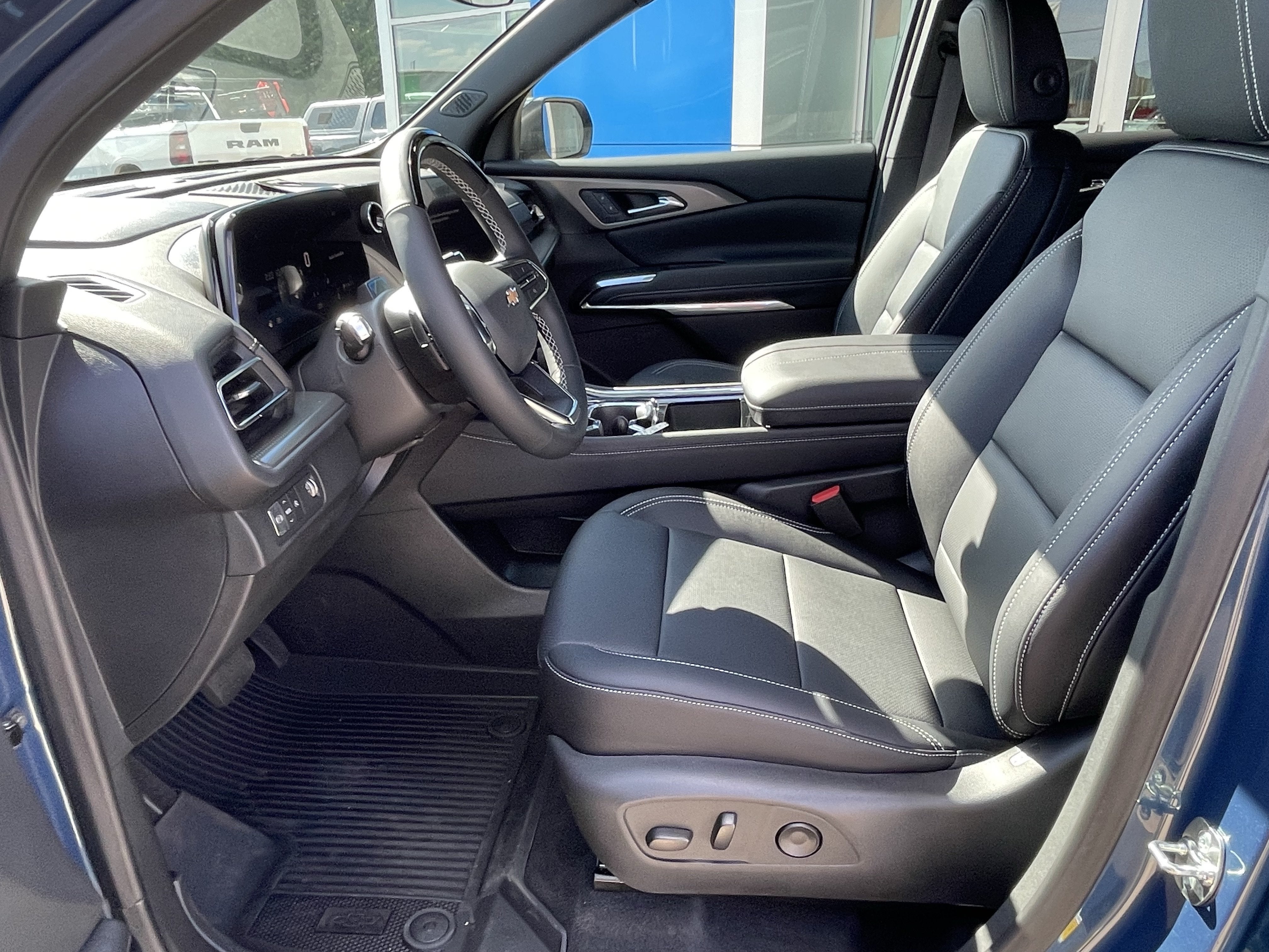 2025 Chevrolet Traverse FWD LT