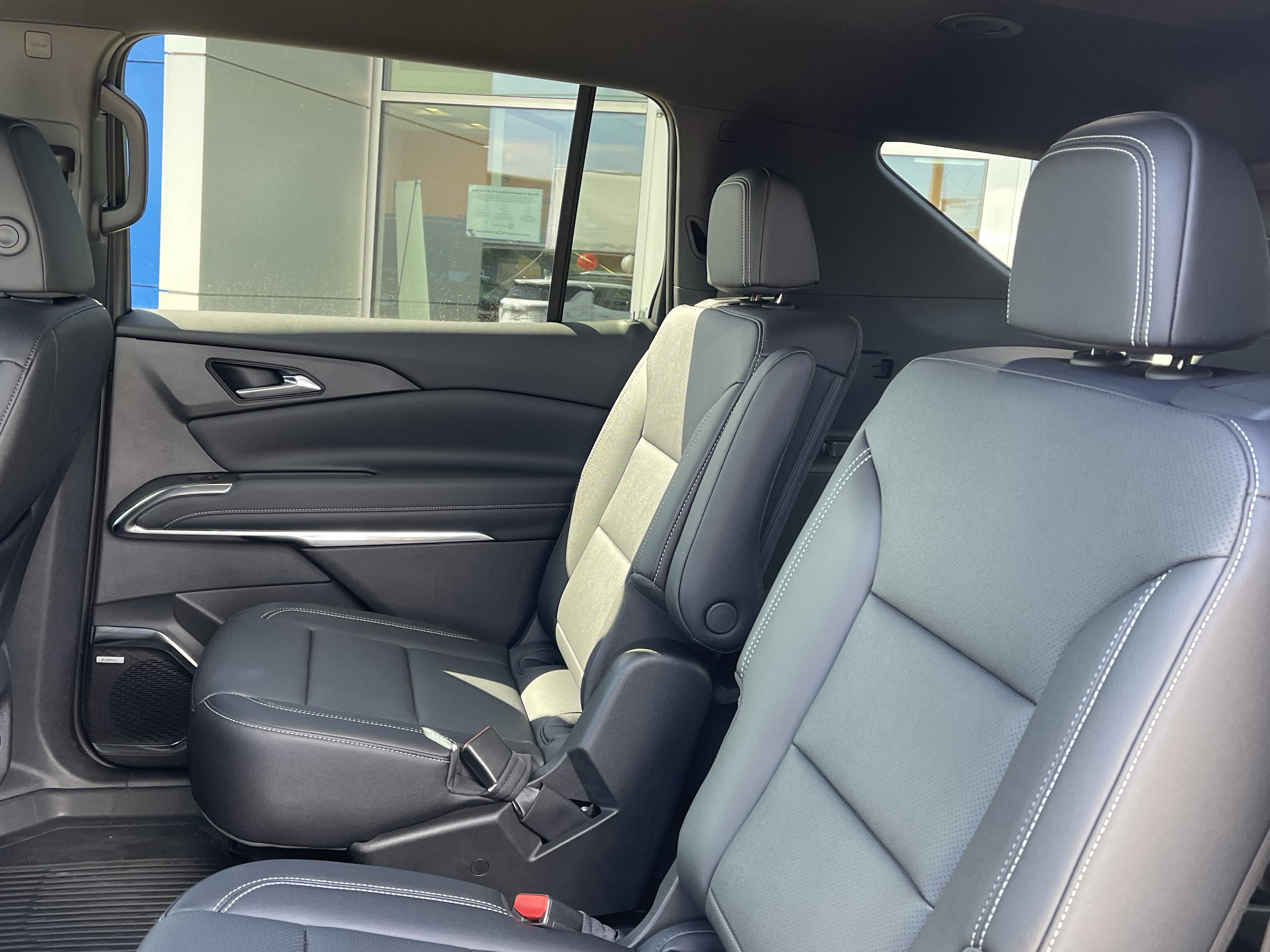 2025 Chevrolet Traverse FWD LT