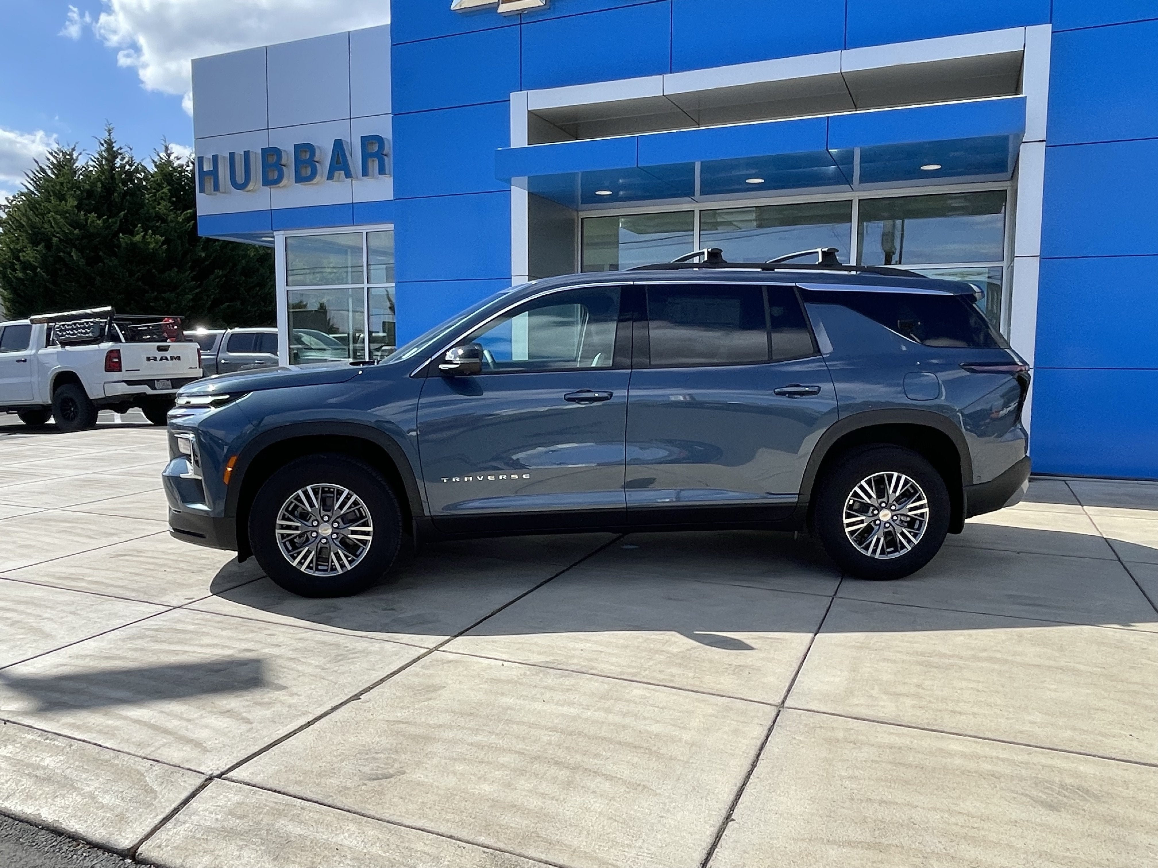 2025 Chevrolet Traverse FWD LT