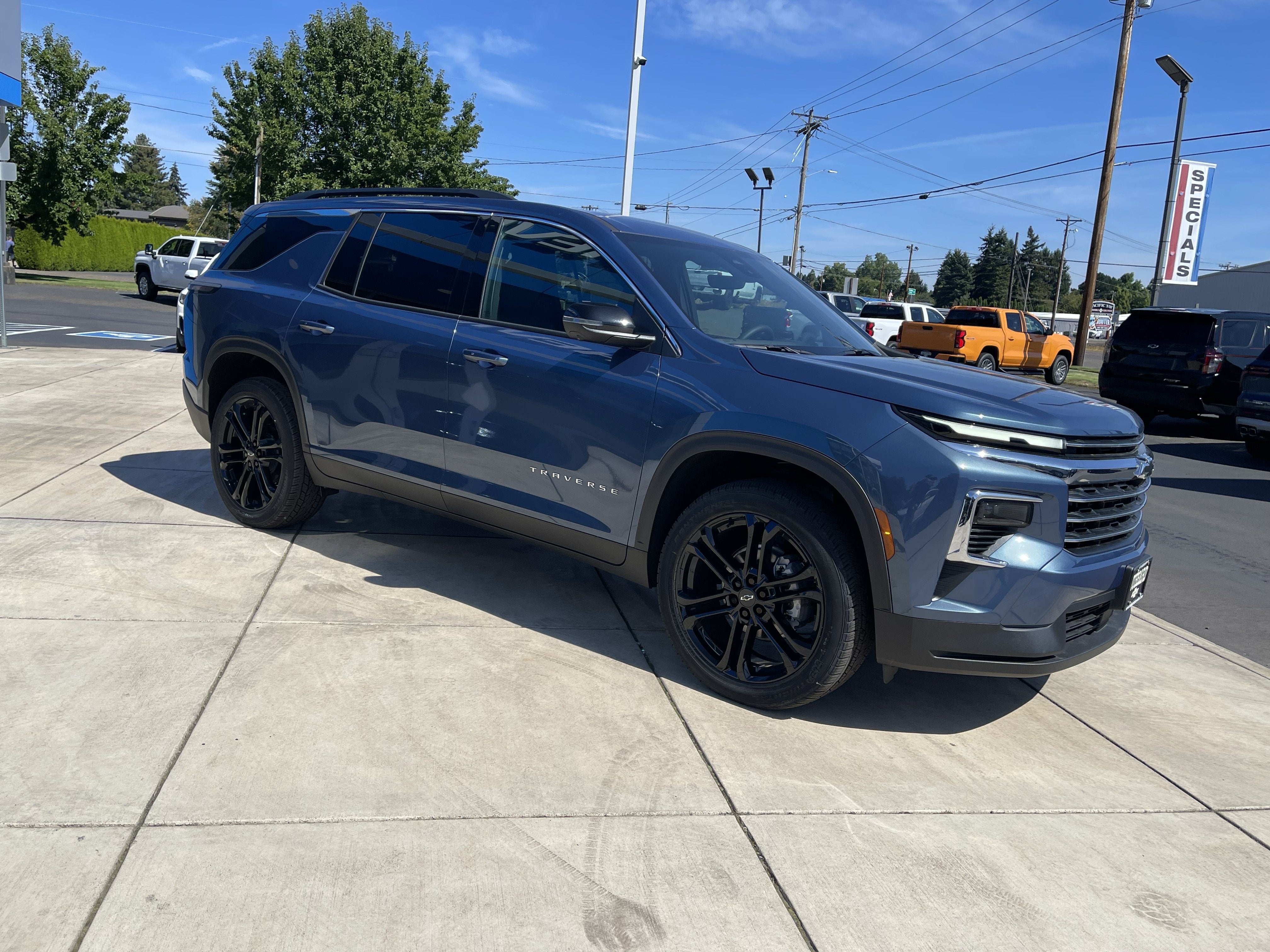 2026 Chevrolet Traverse AWD LT