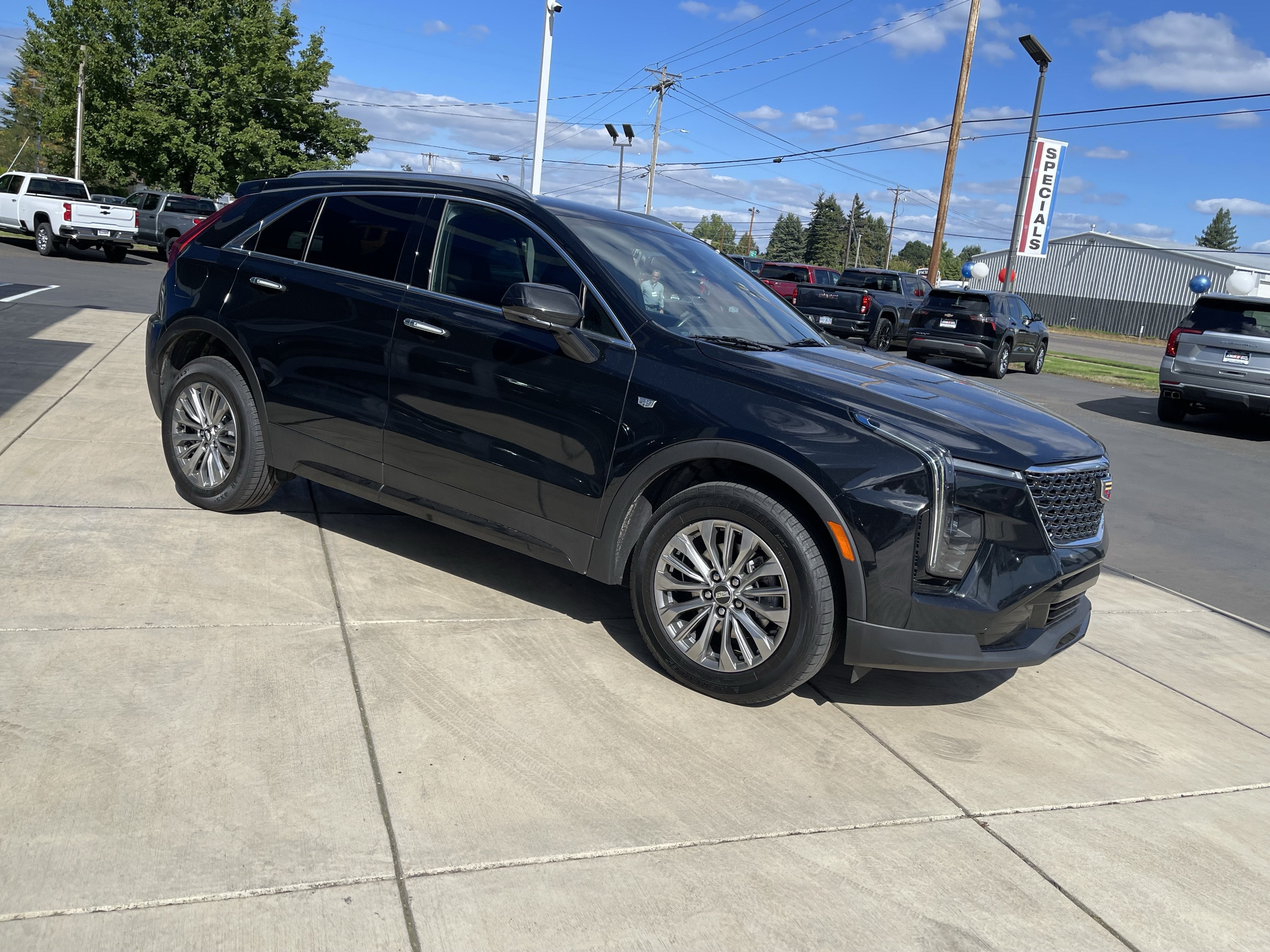 2024 Cadillac XT4 AWD Premium Luxury