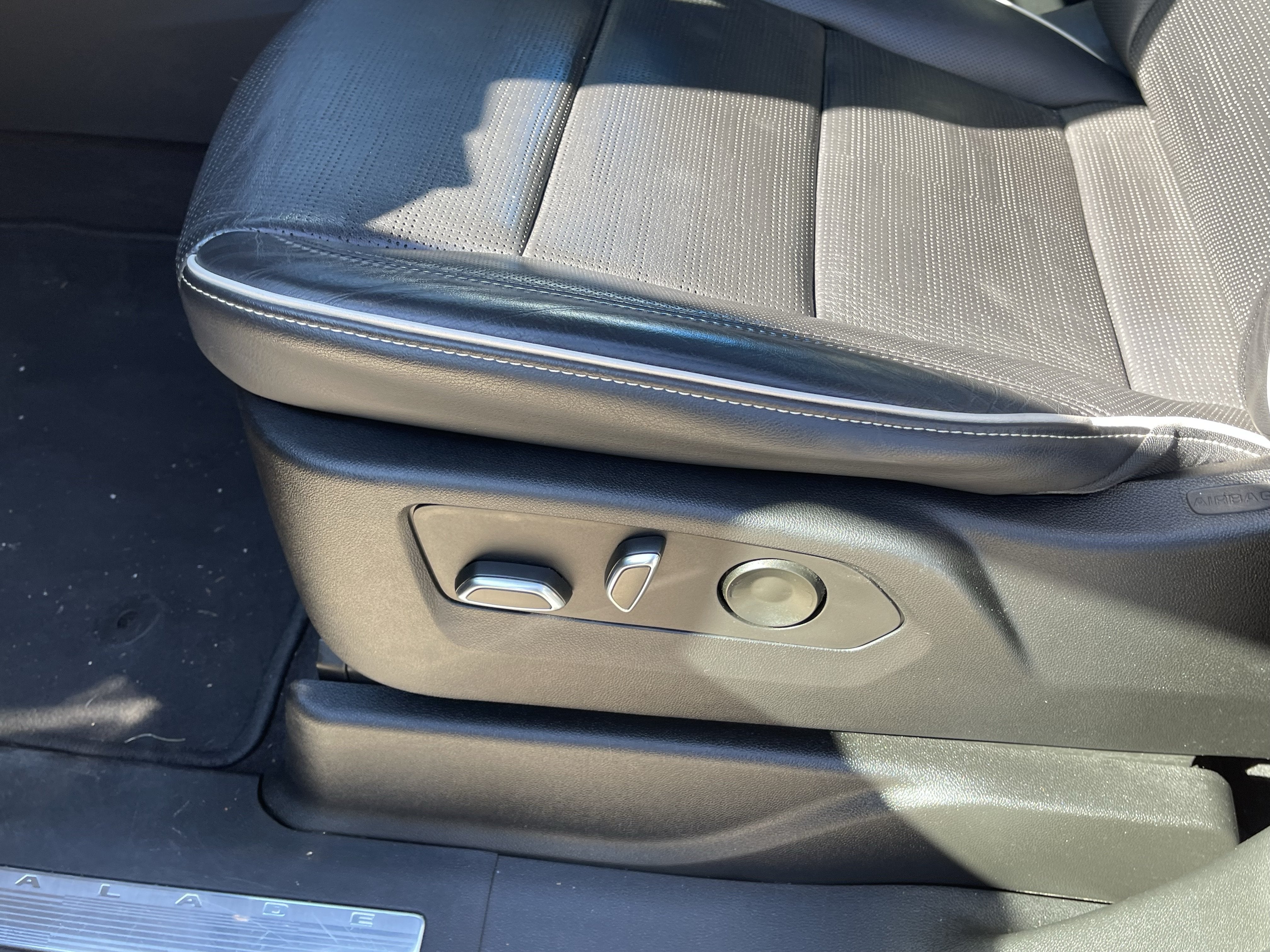 2023 Cadillac Escalade ESV 4WD Premium Luxury