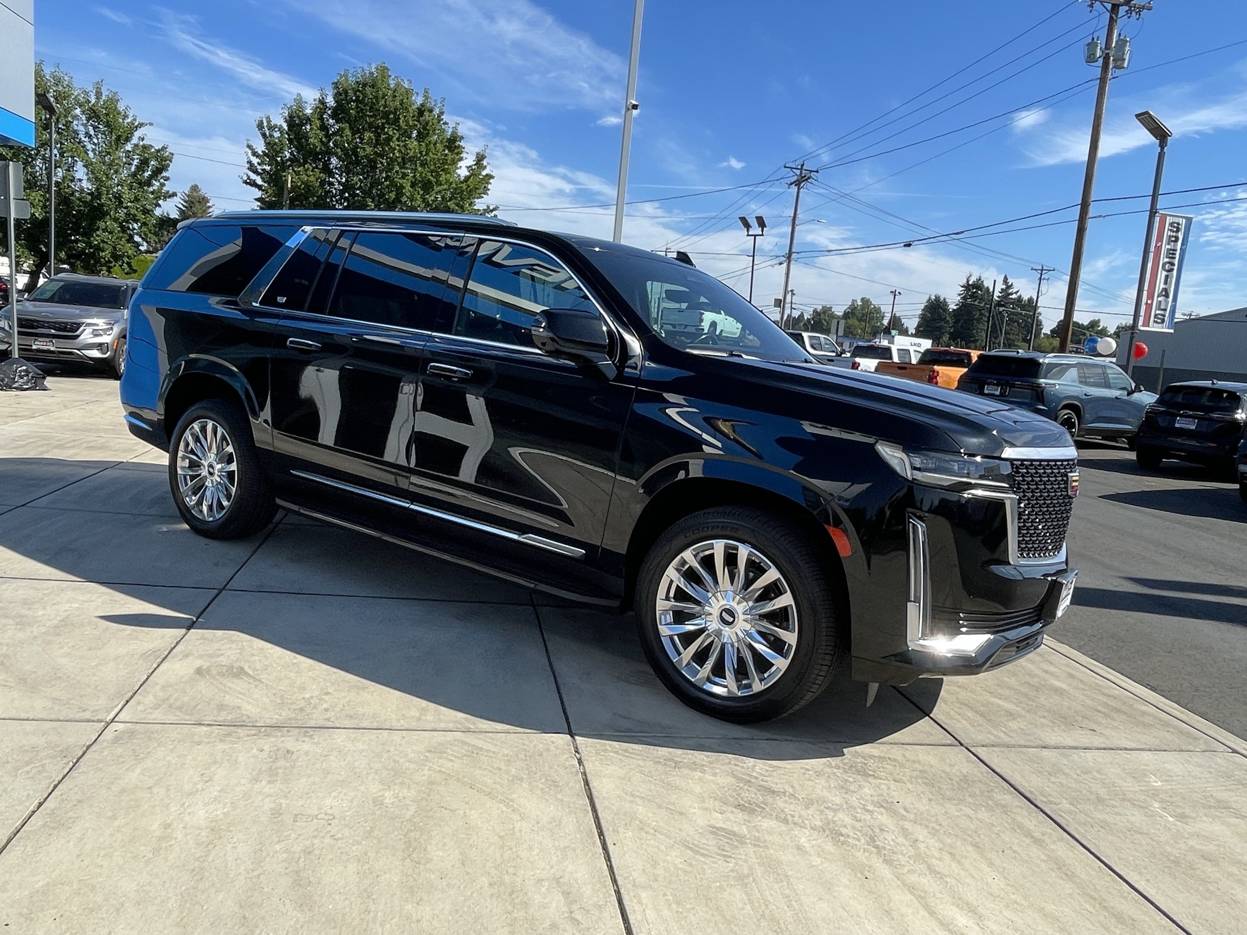2023 Cadillac Escalade ESV 4WD Premium Luxury