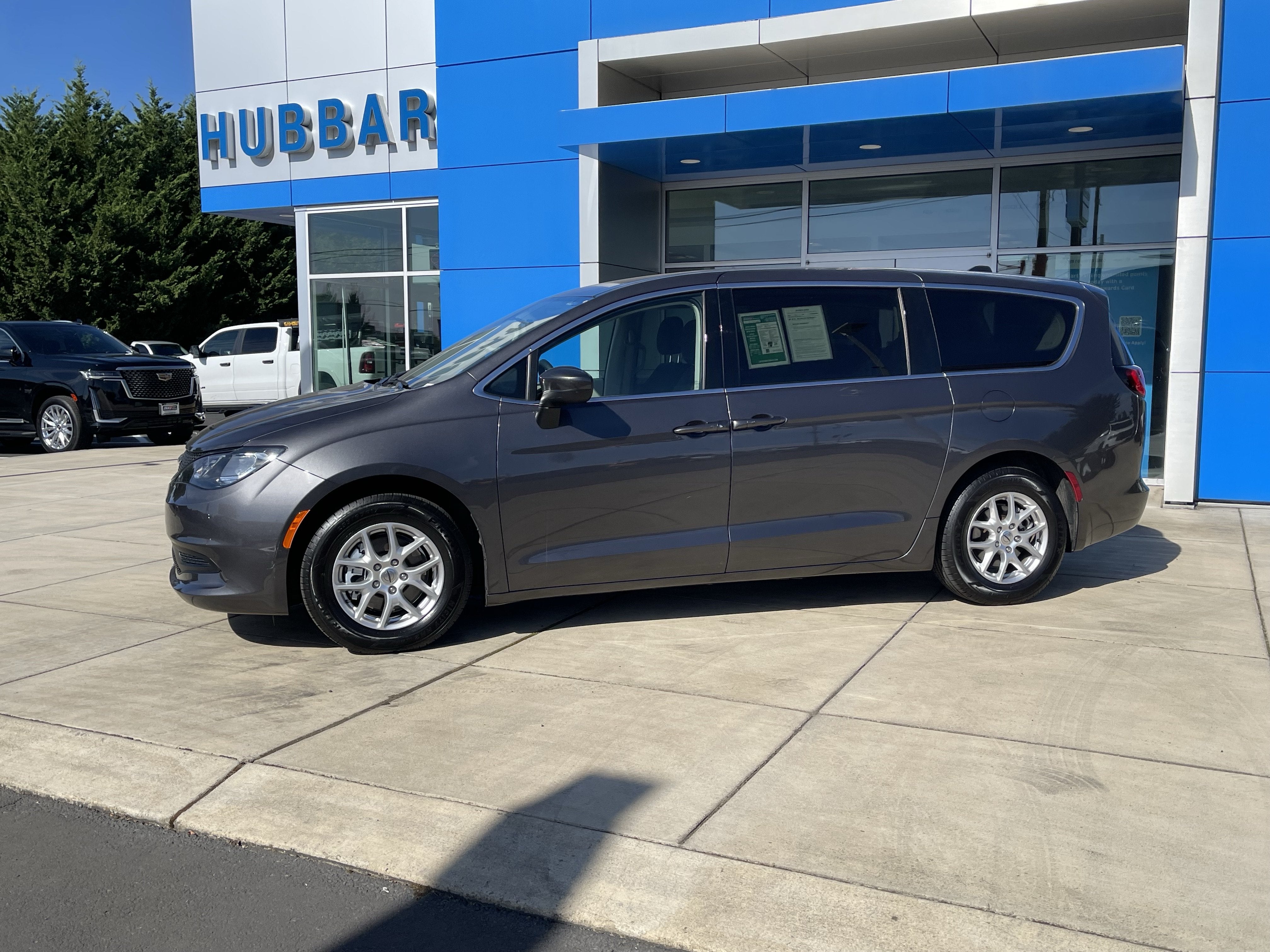 2022 Chrysler Voyager LX