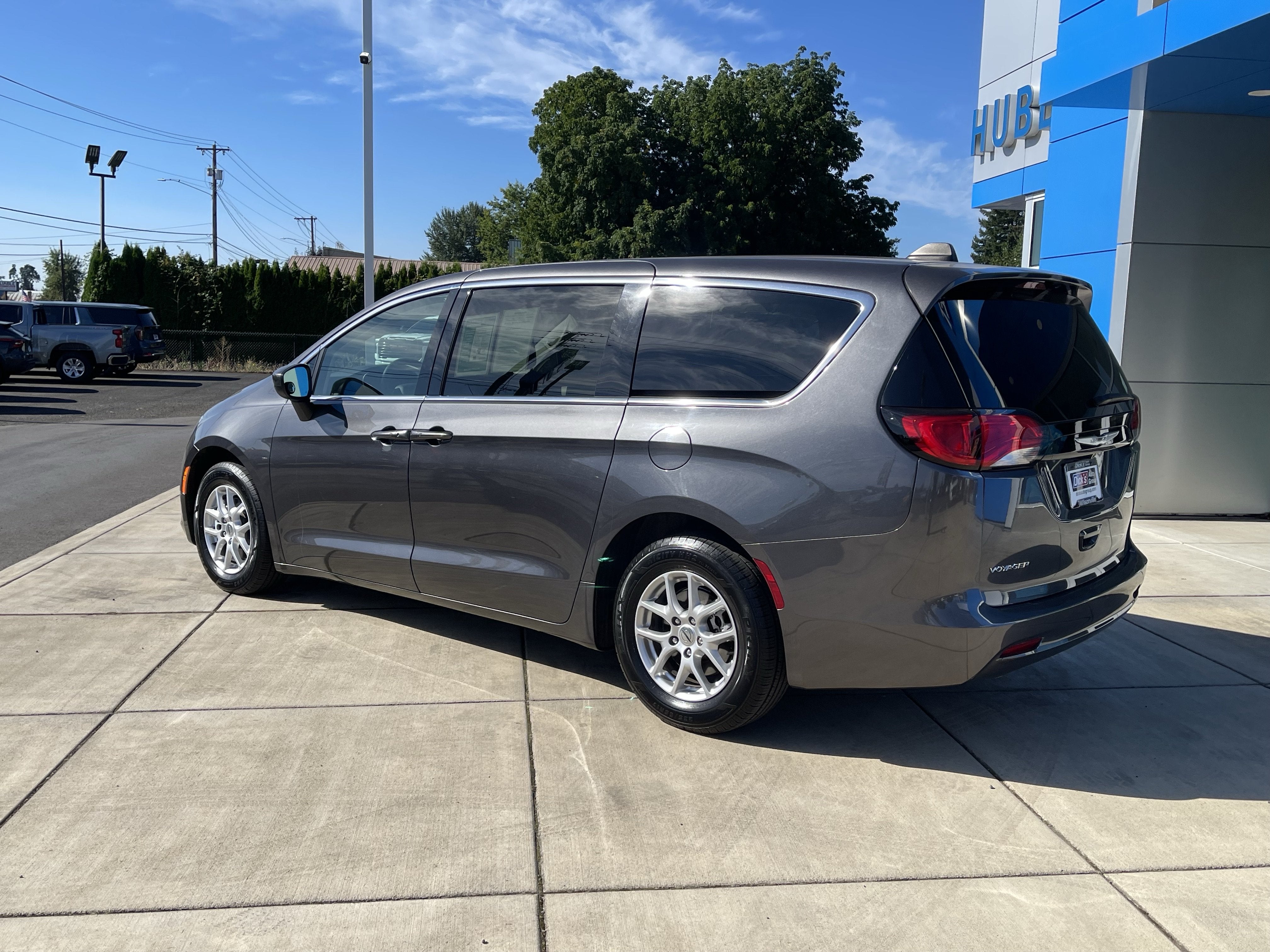 2022 Chrysler Voyager LX