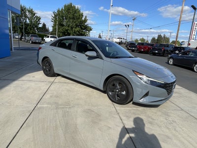2022 Hyundai Elantra SEL