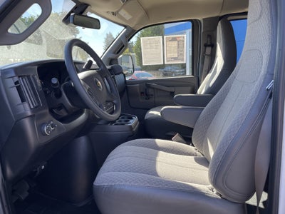 2024 Chevrolet Express Passenger 3500 1LT