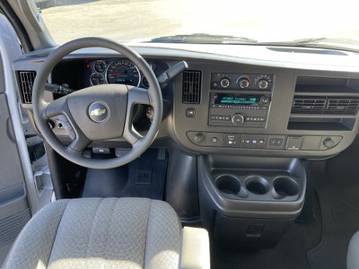 2024 Chevrolet Express Passenger 3500 1LT