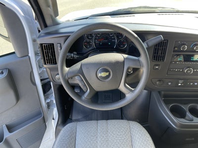 2024 Chevrolet Express Passenger 3500 1LT
