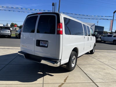 2024 Chevrolet Express Passenger 3500 1LT