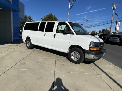 2024 Chevrolet Express Passenger 3500 1LT